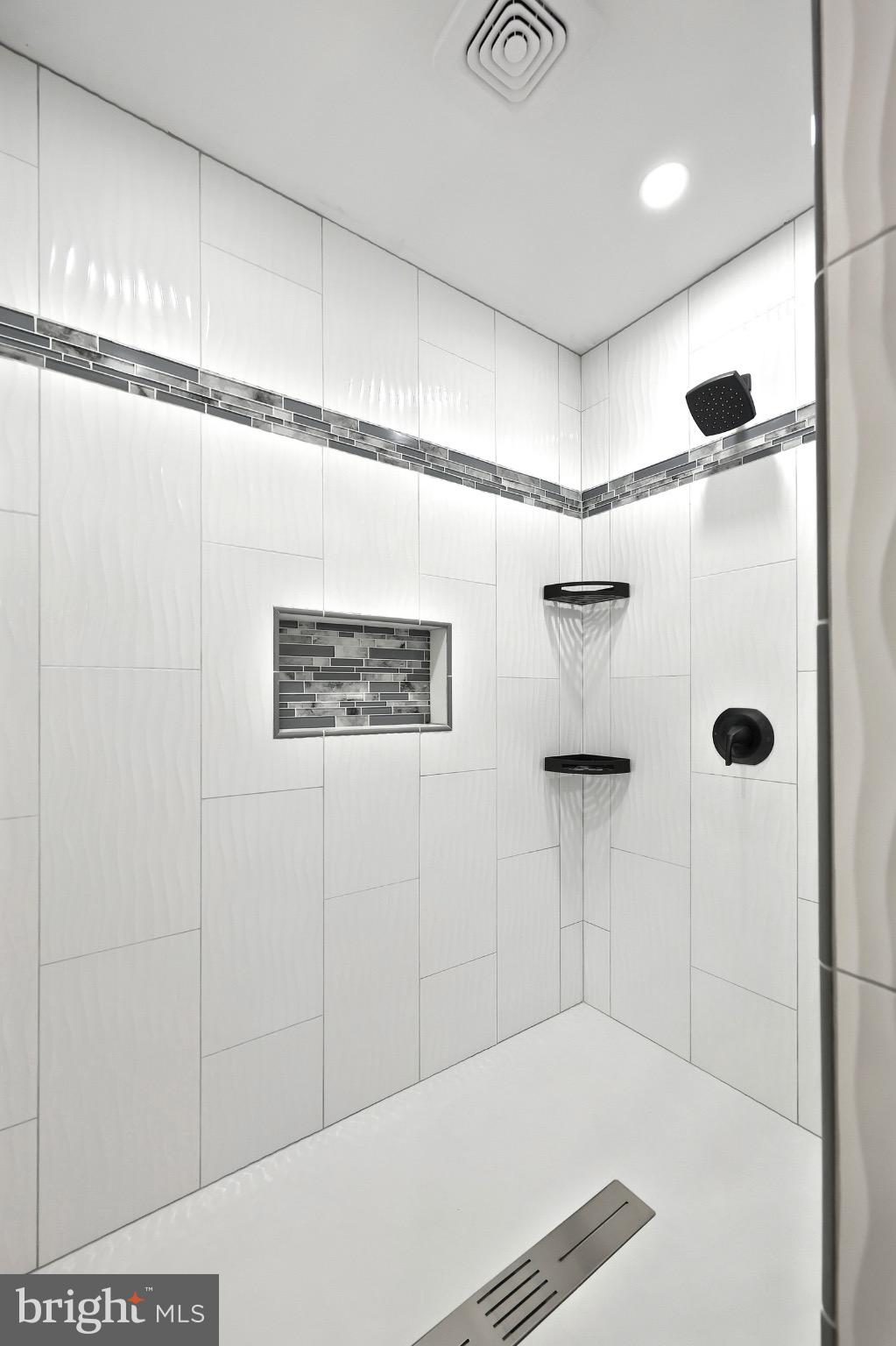 RED LION - Residential