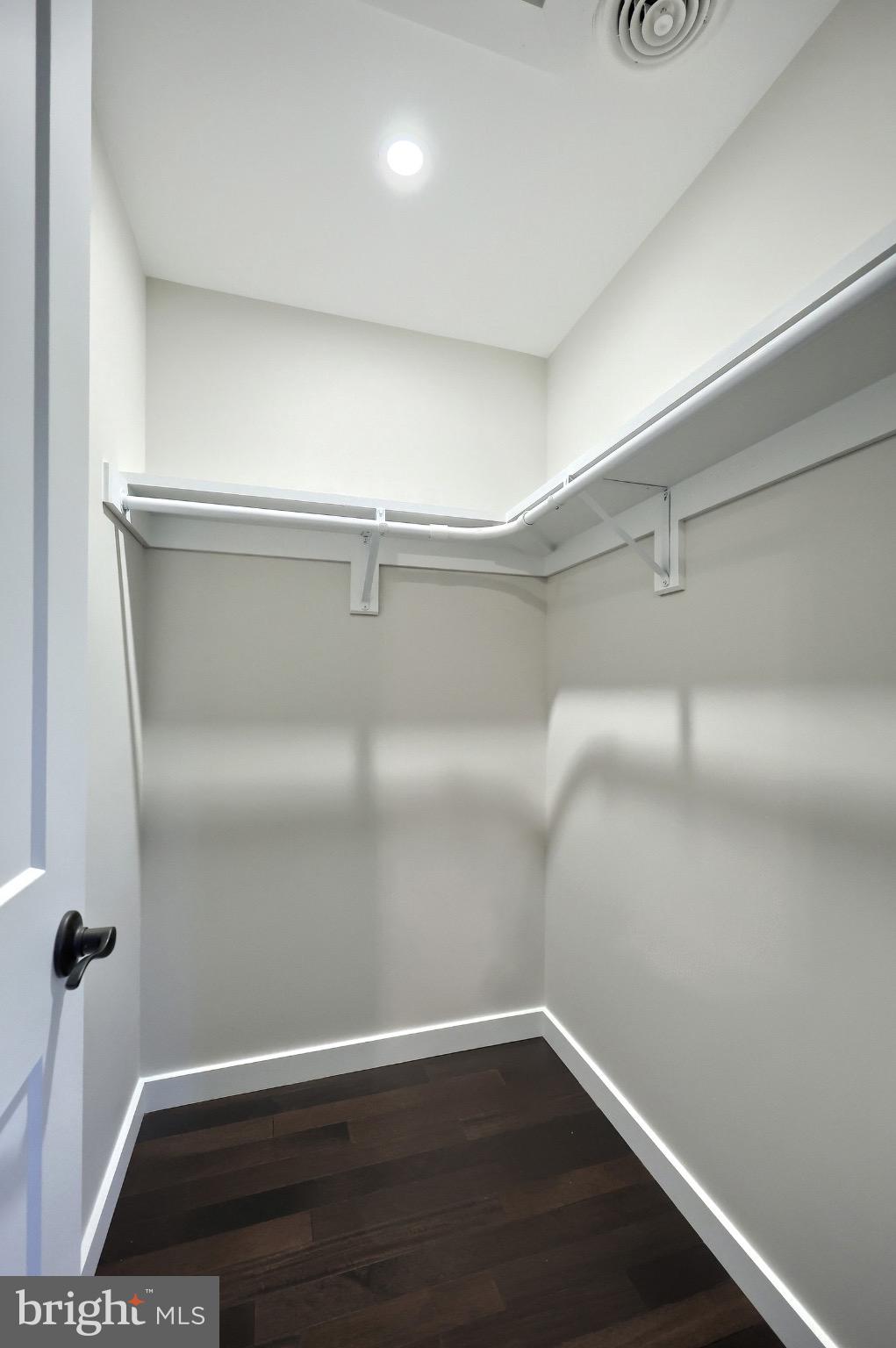 RED LION - Residential