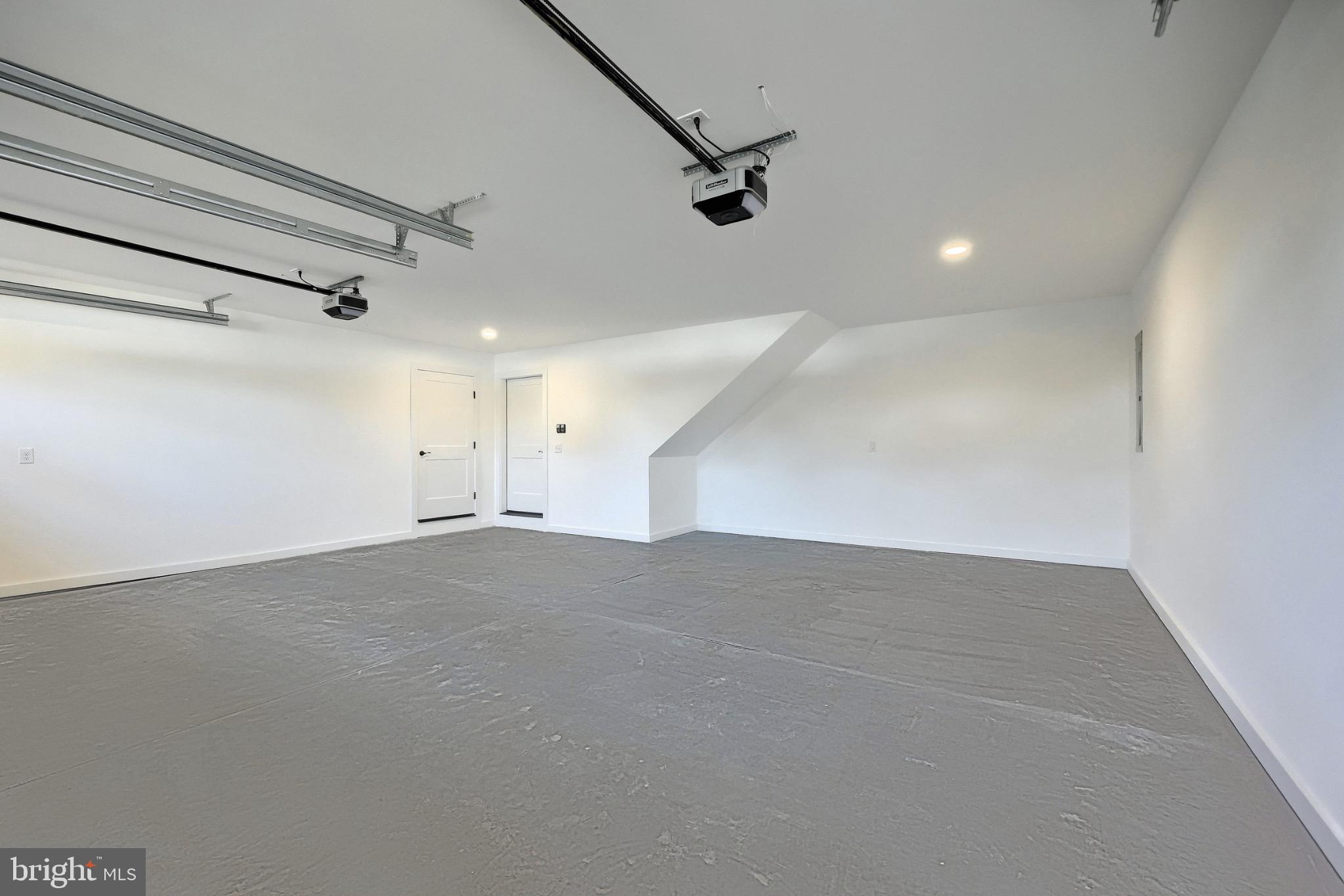 RED LION - Residential