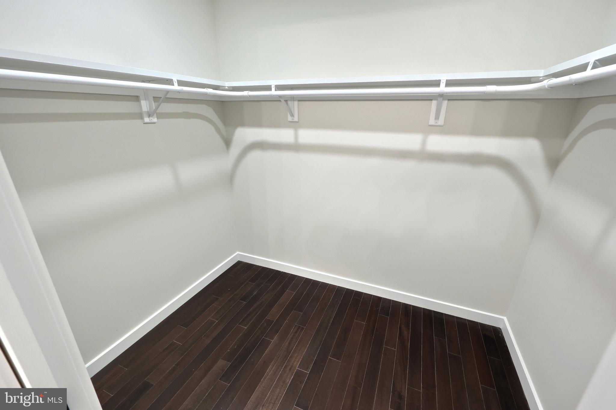 RED LION - Residential