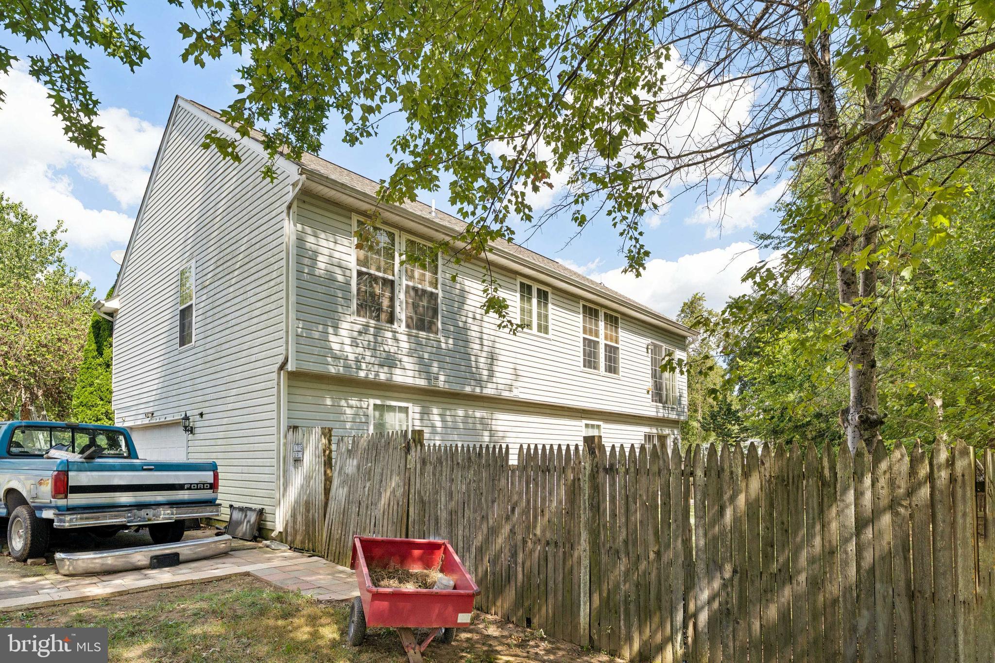 CLIFFTON ON THE POTOMAC - Residential