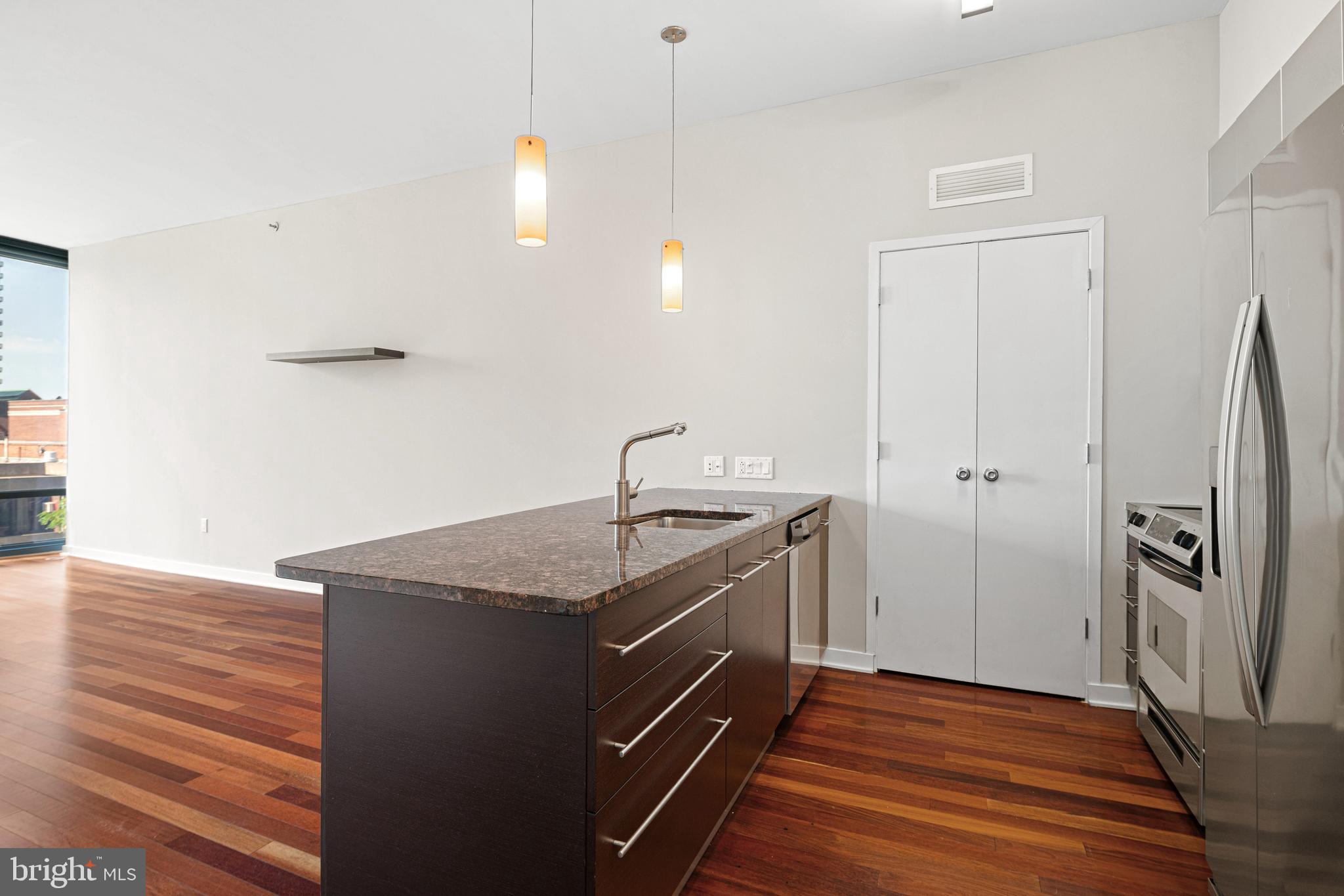 2101 MARKET STREET 305