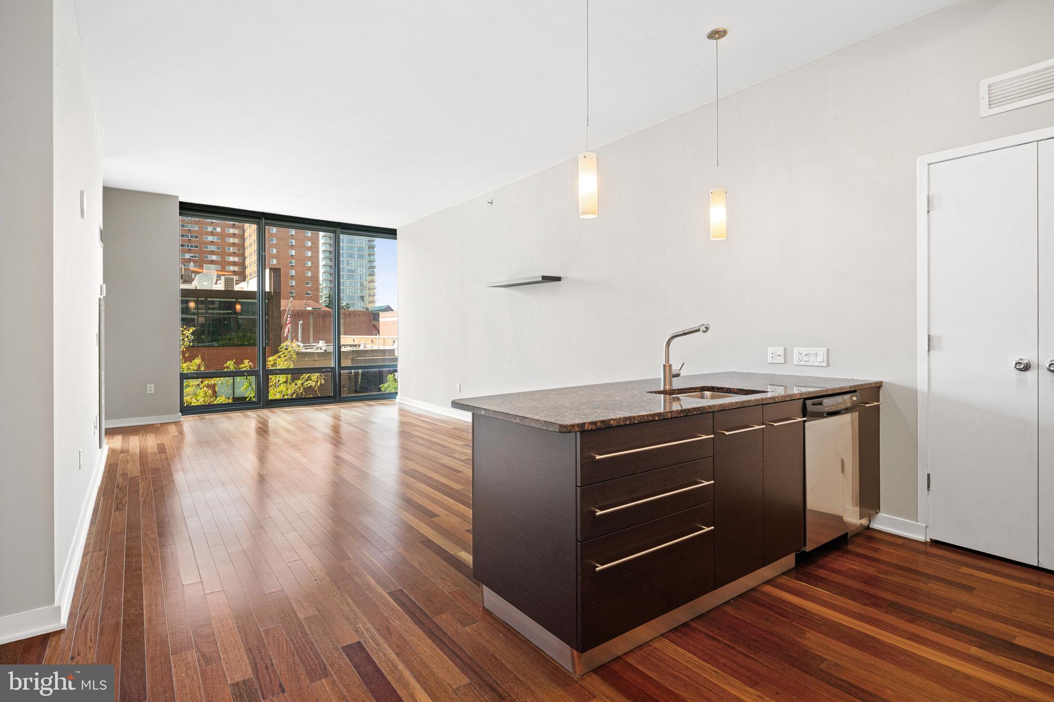 2101 MARKET STREET 305