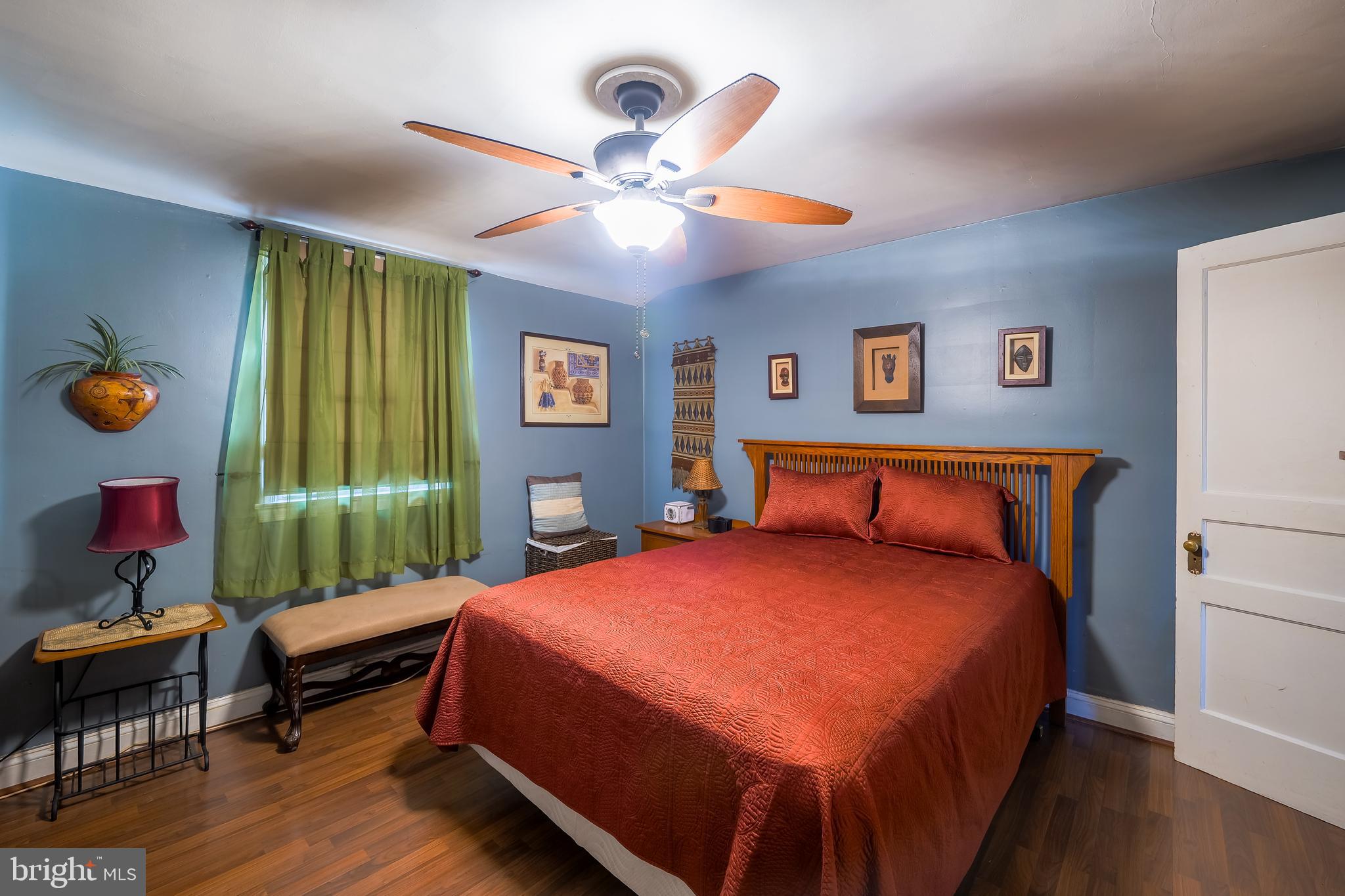 COLONIAL VILLAGE - Residential