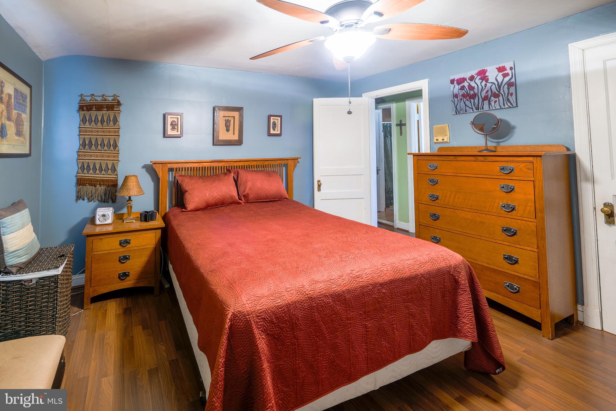 COLONIAL VILLAGE - Residential