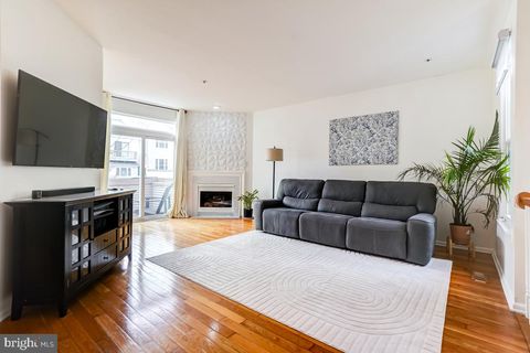 10305 ROYAL WOODS COURT GAITHERSBURG MD 20886