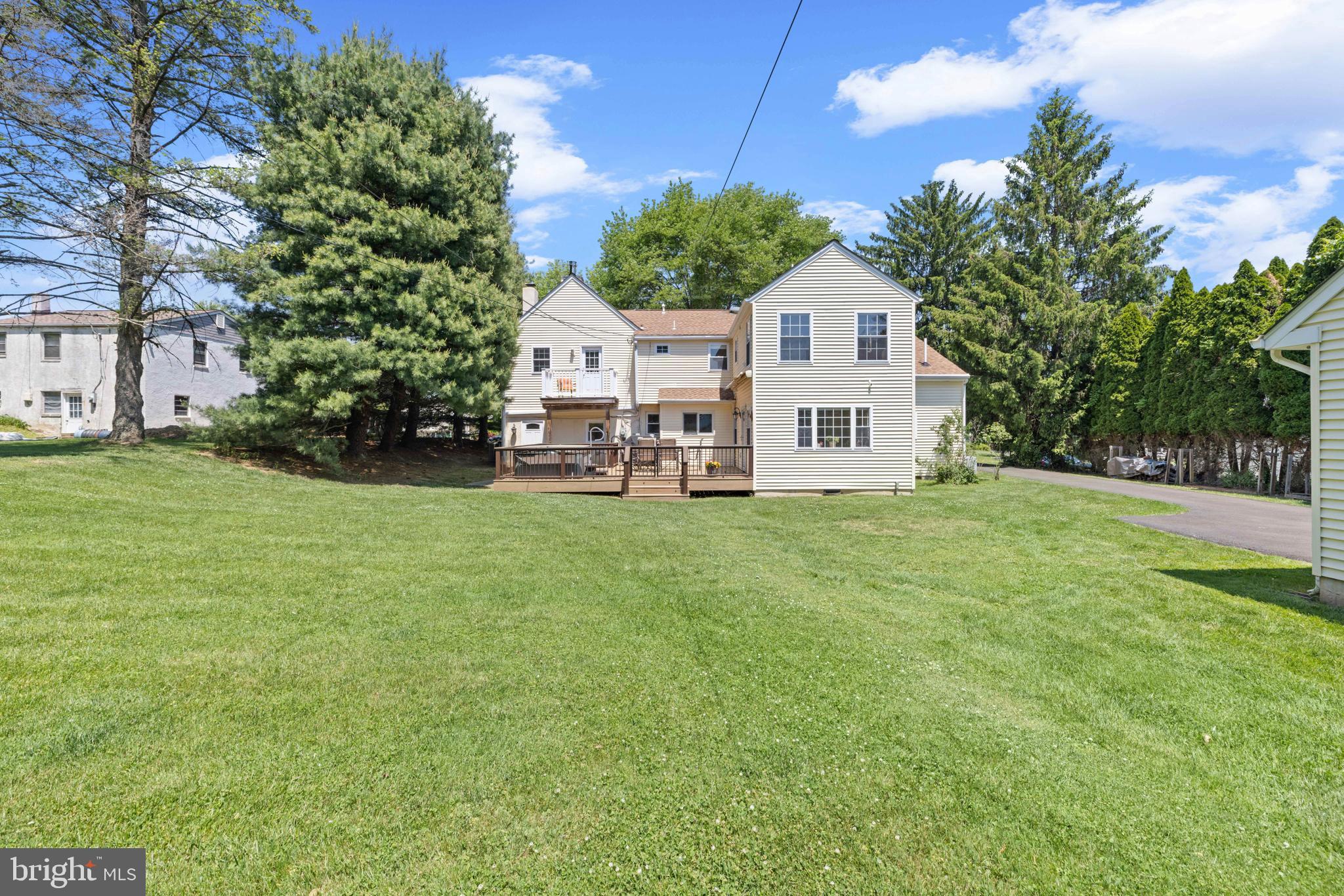 NORTHAMPTON HILLS - Residential