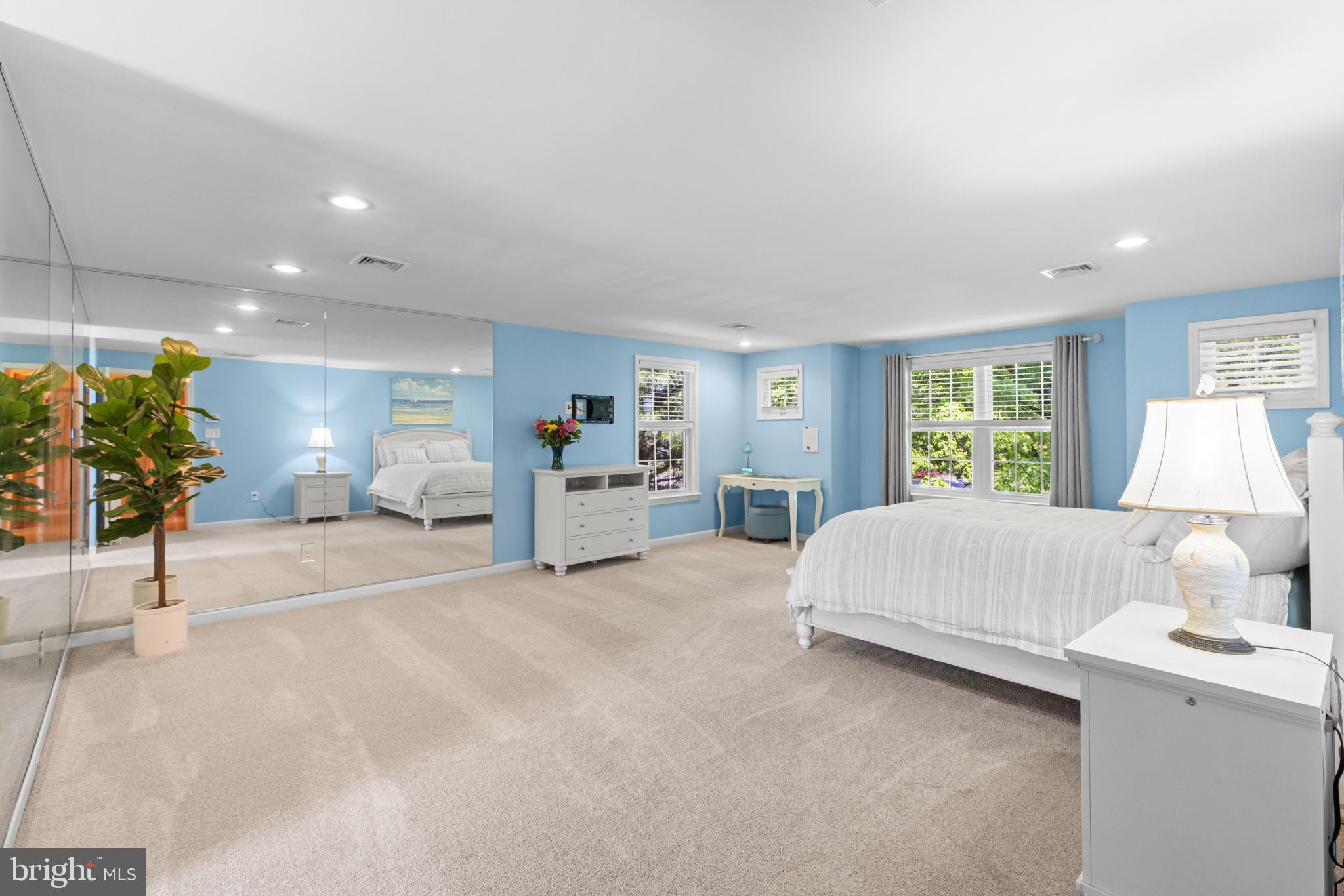 NORTHAMPTON HILLS - Residential