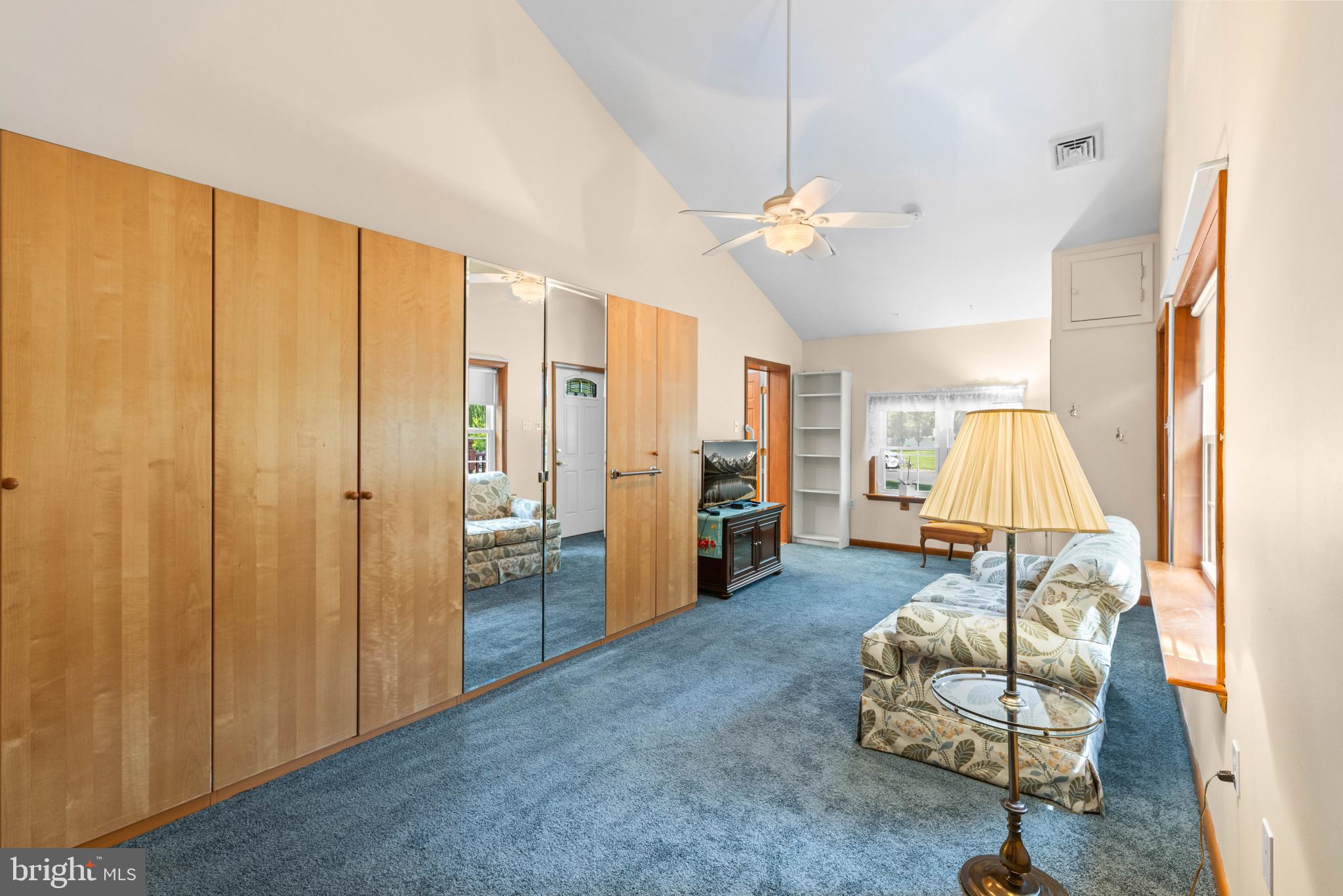 NORTHAMPTON HILLS - Residential