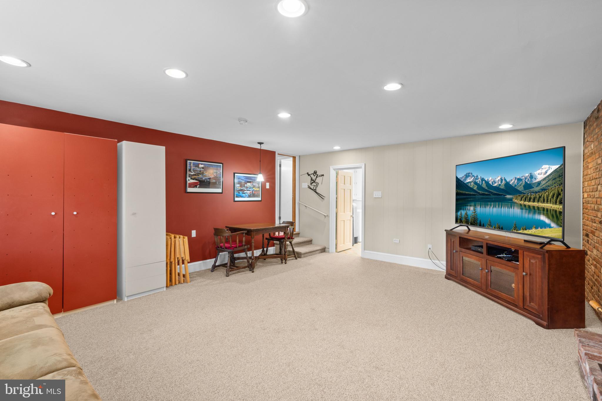 NORTHAMPTON HILLS - Residential