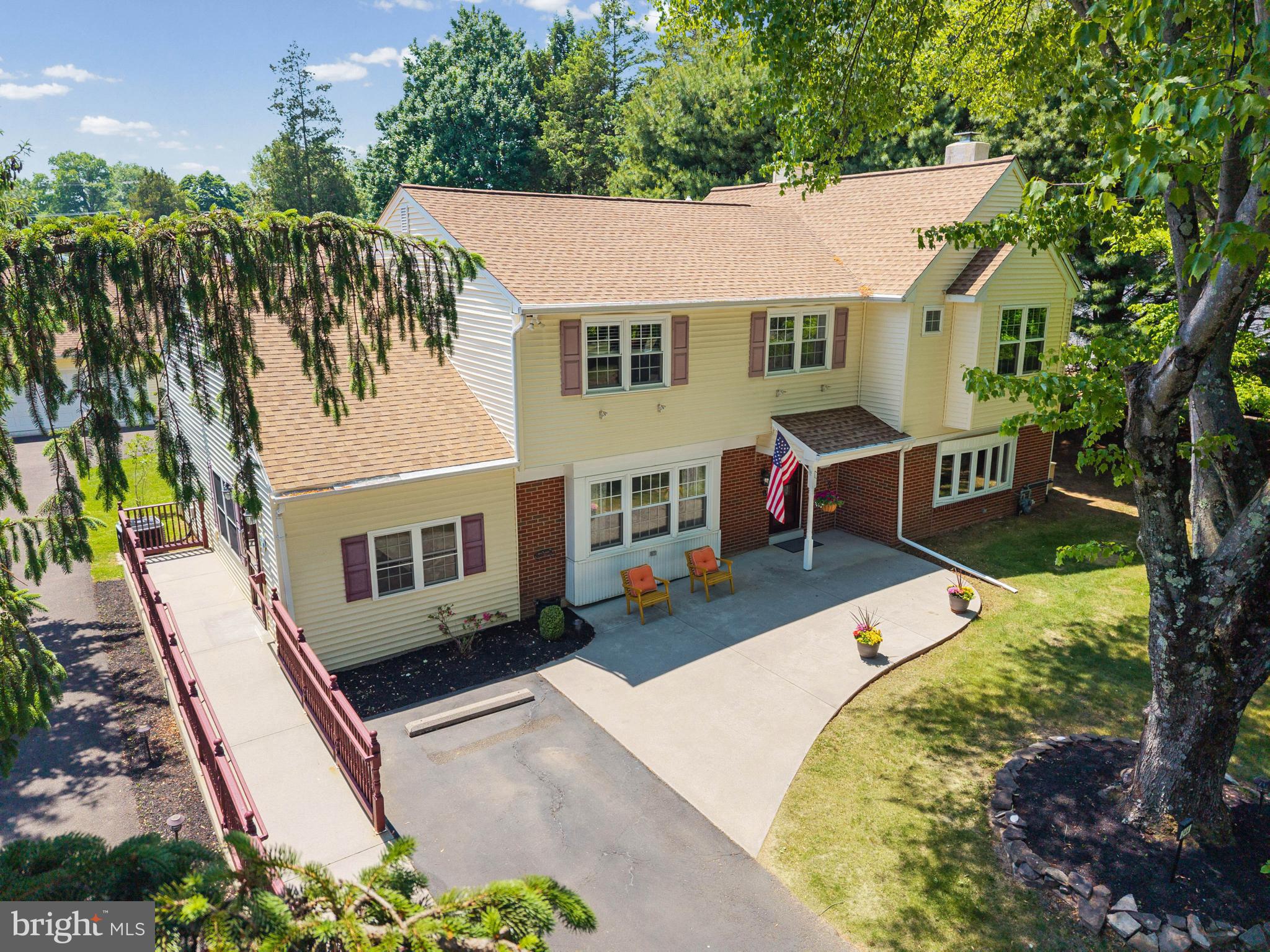NORTHAMPTON HILLS - Residential