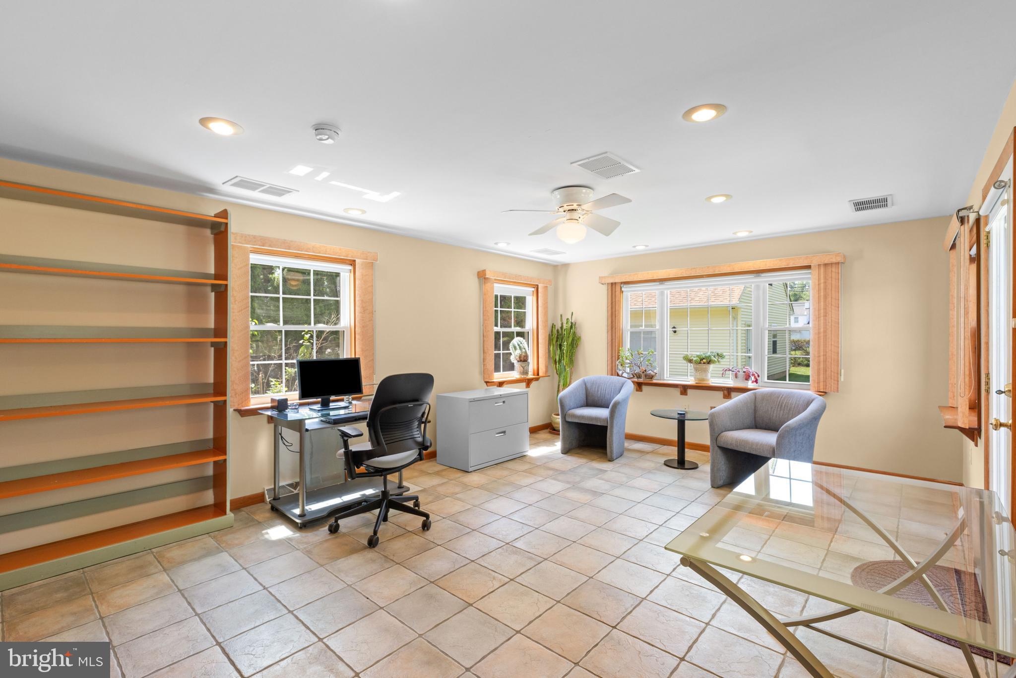 NORTHAMPTON HILLS - Residential