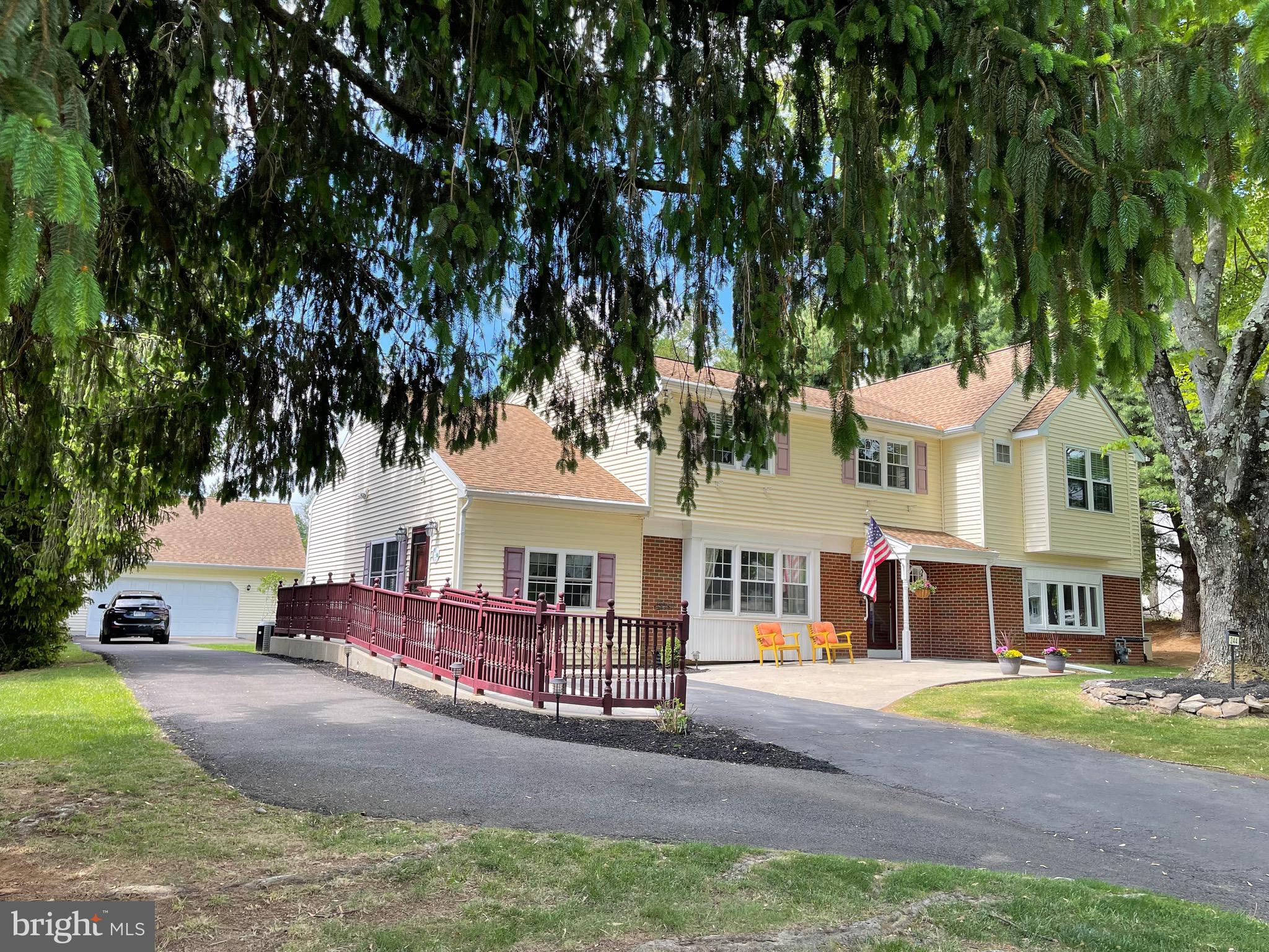 NORTHAMPTON HILLS - Residential