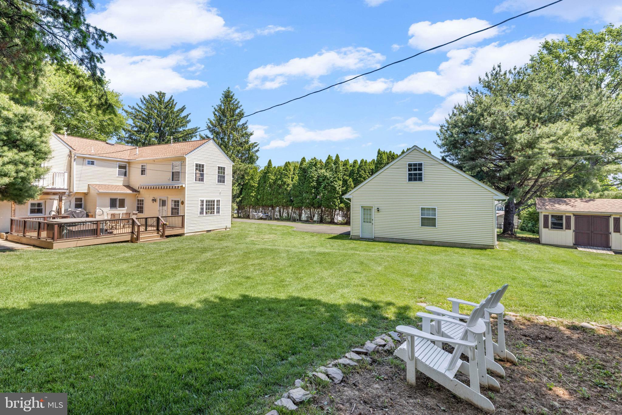 NORTHAMPTON HILLS - Residential
