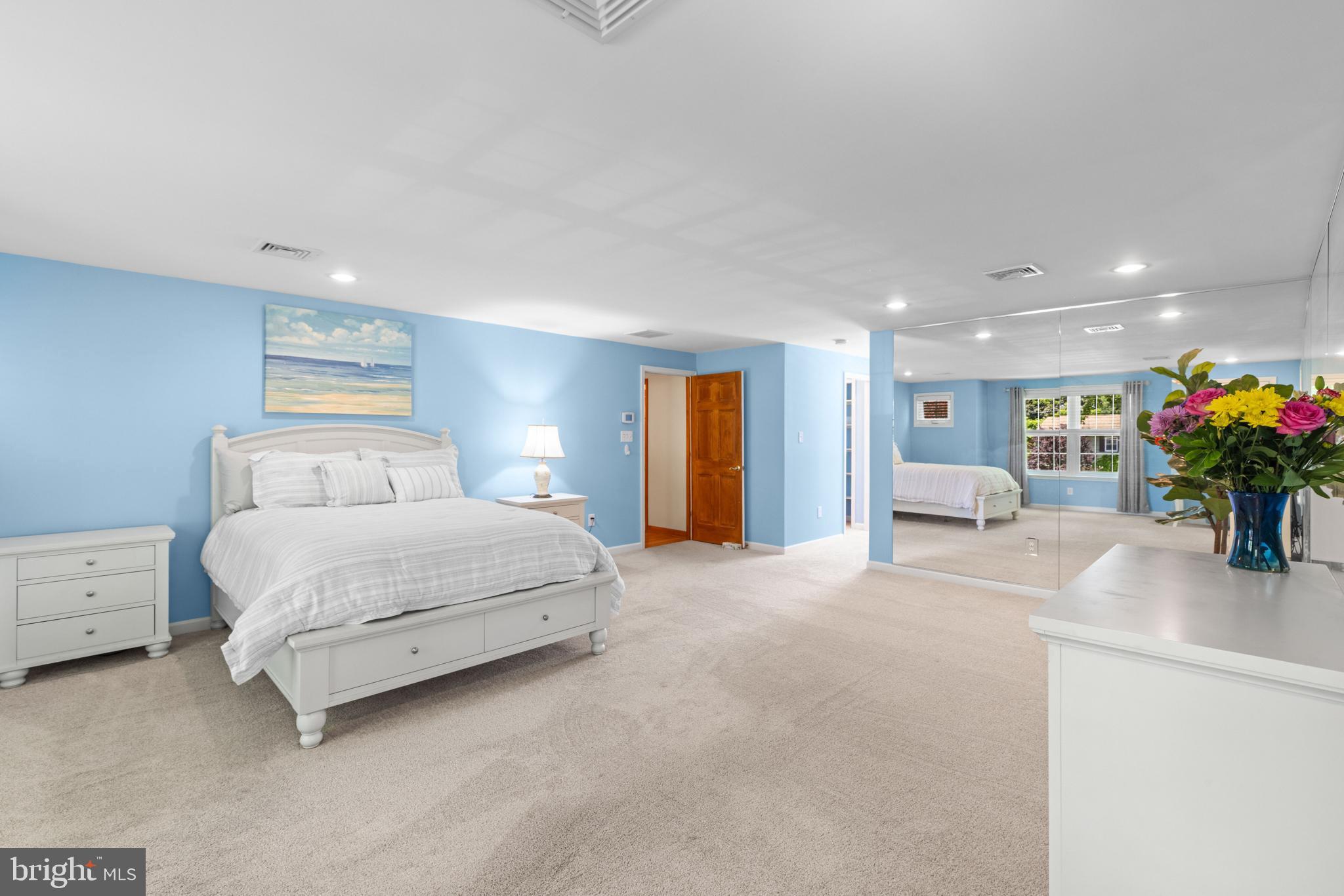 NORTHAMPTON HILLS - Residential