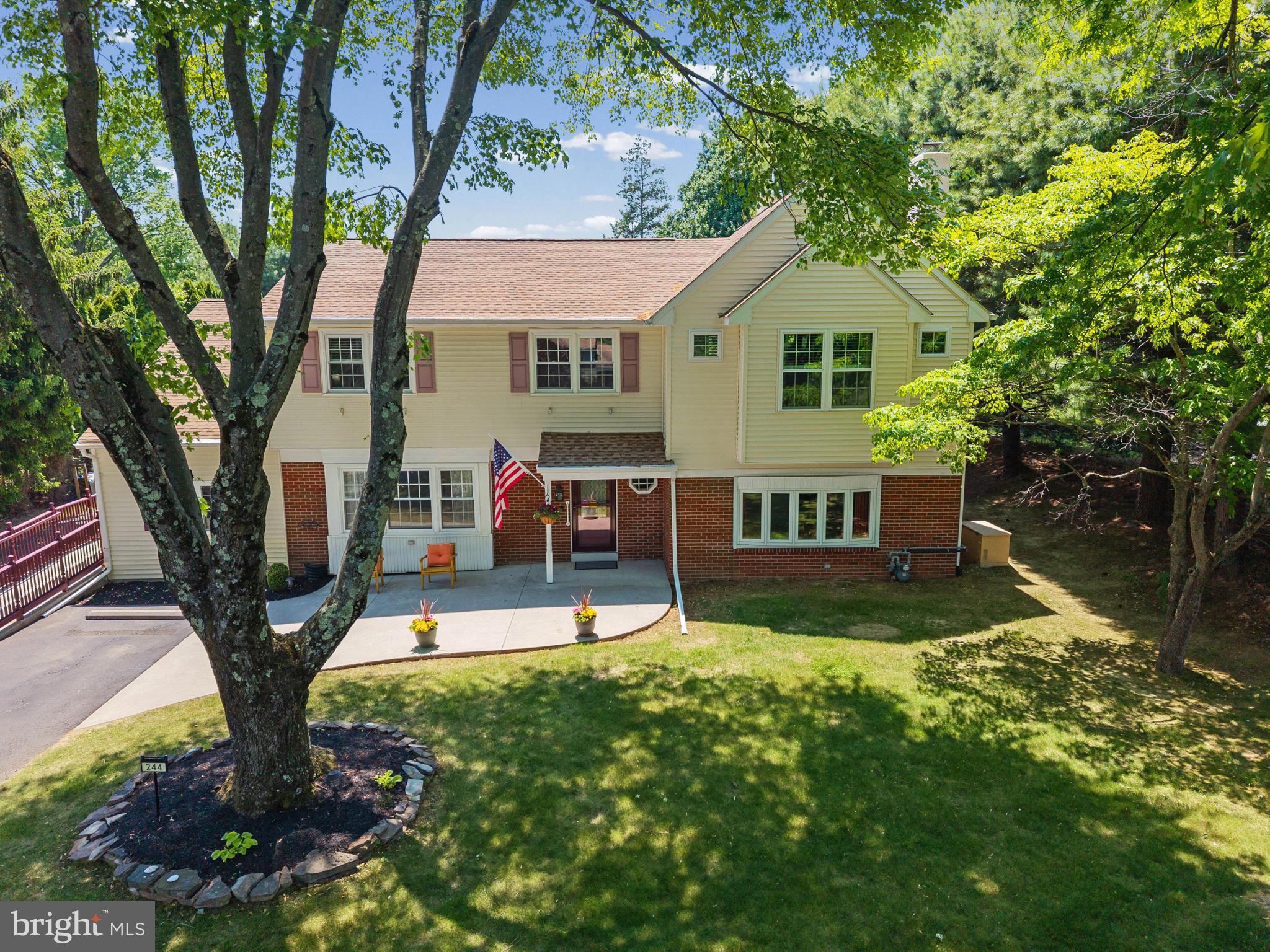 NORTHAMPTON HILLS - Residential