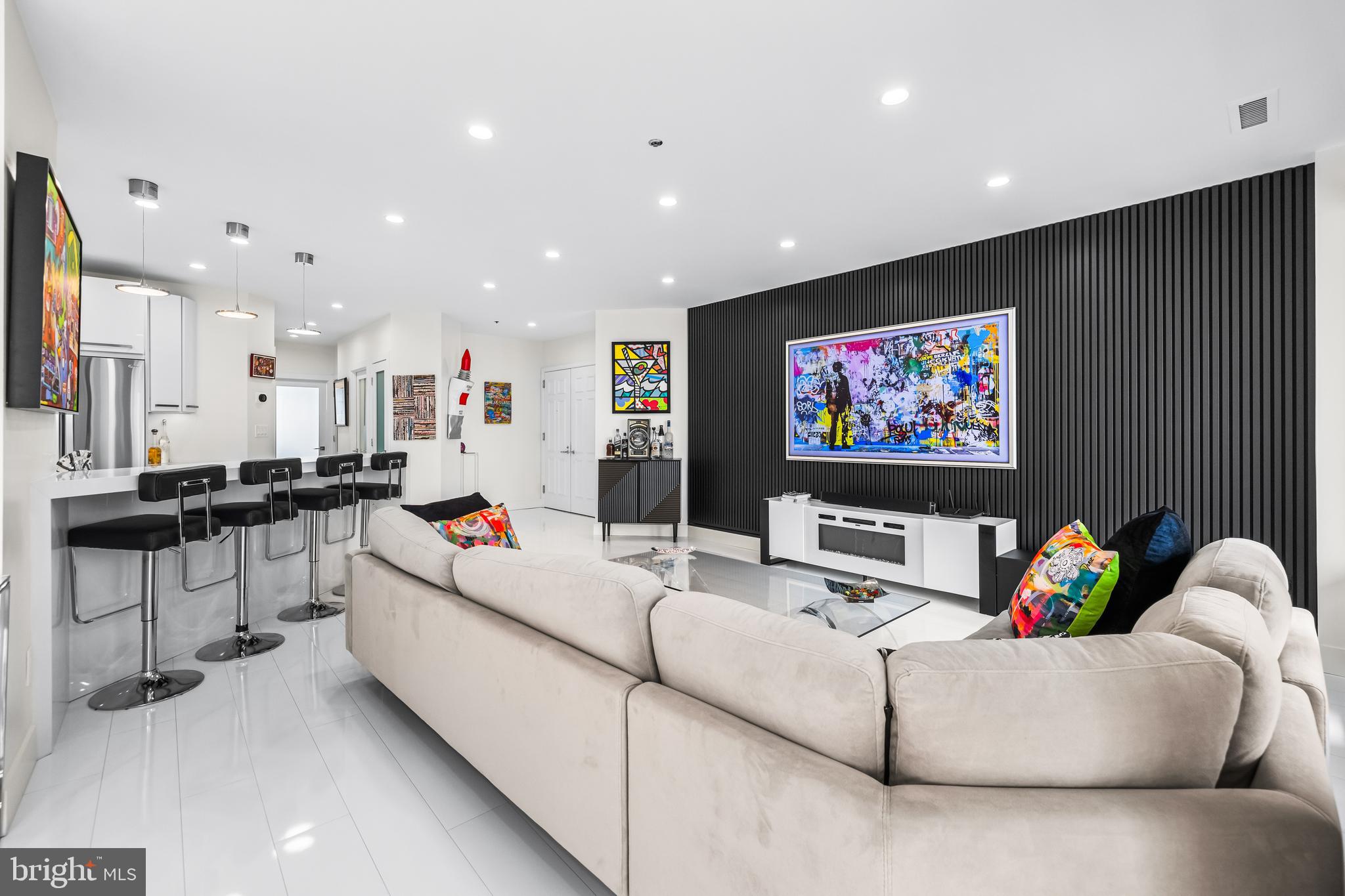 HARBORVIEW TOWERS - Residential