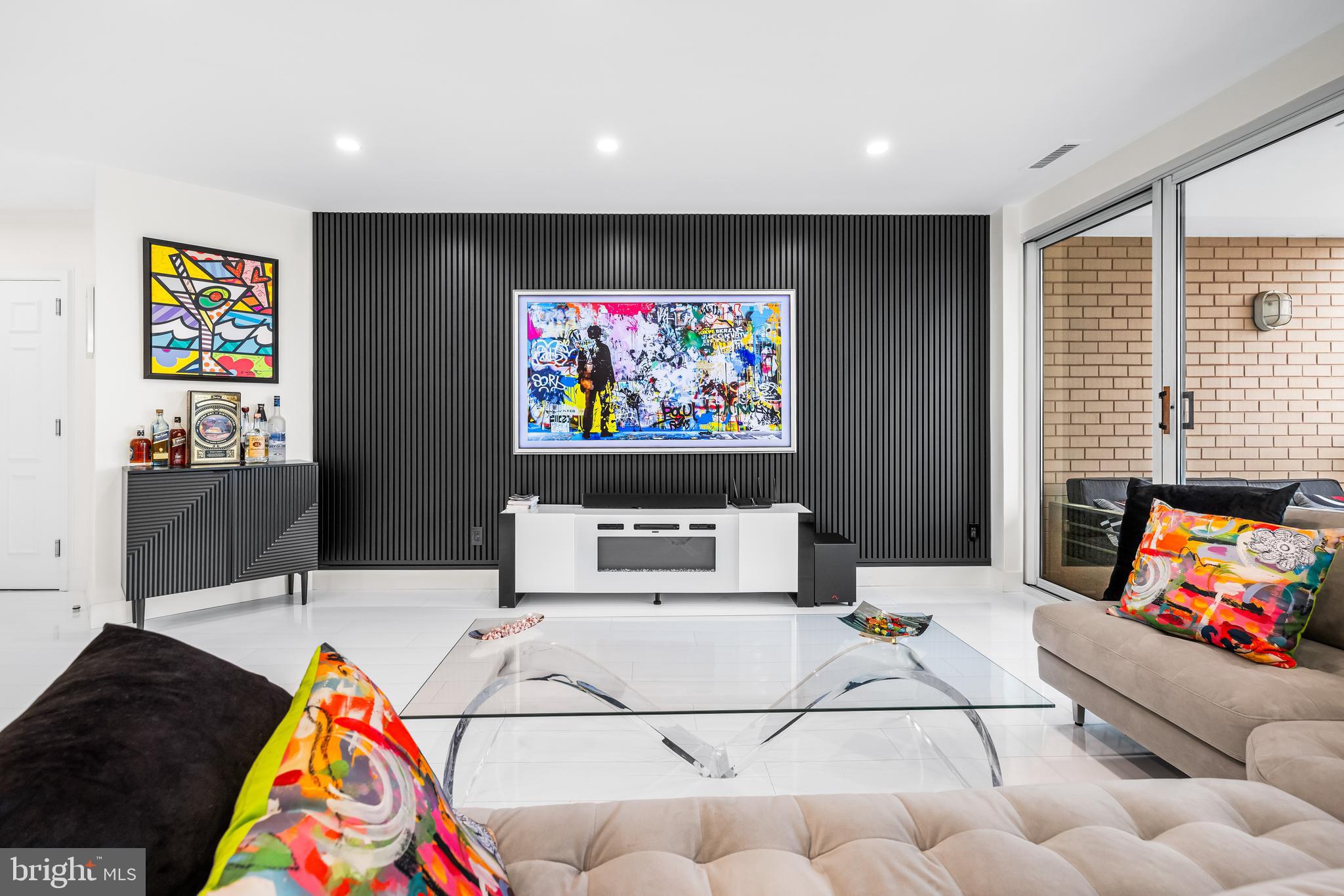HARBORVIEW TOWERS - Residential