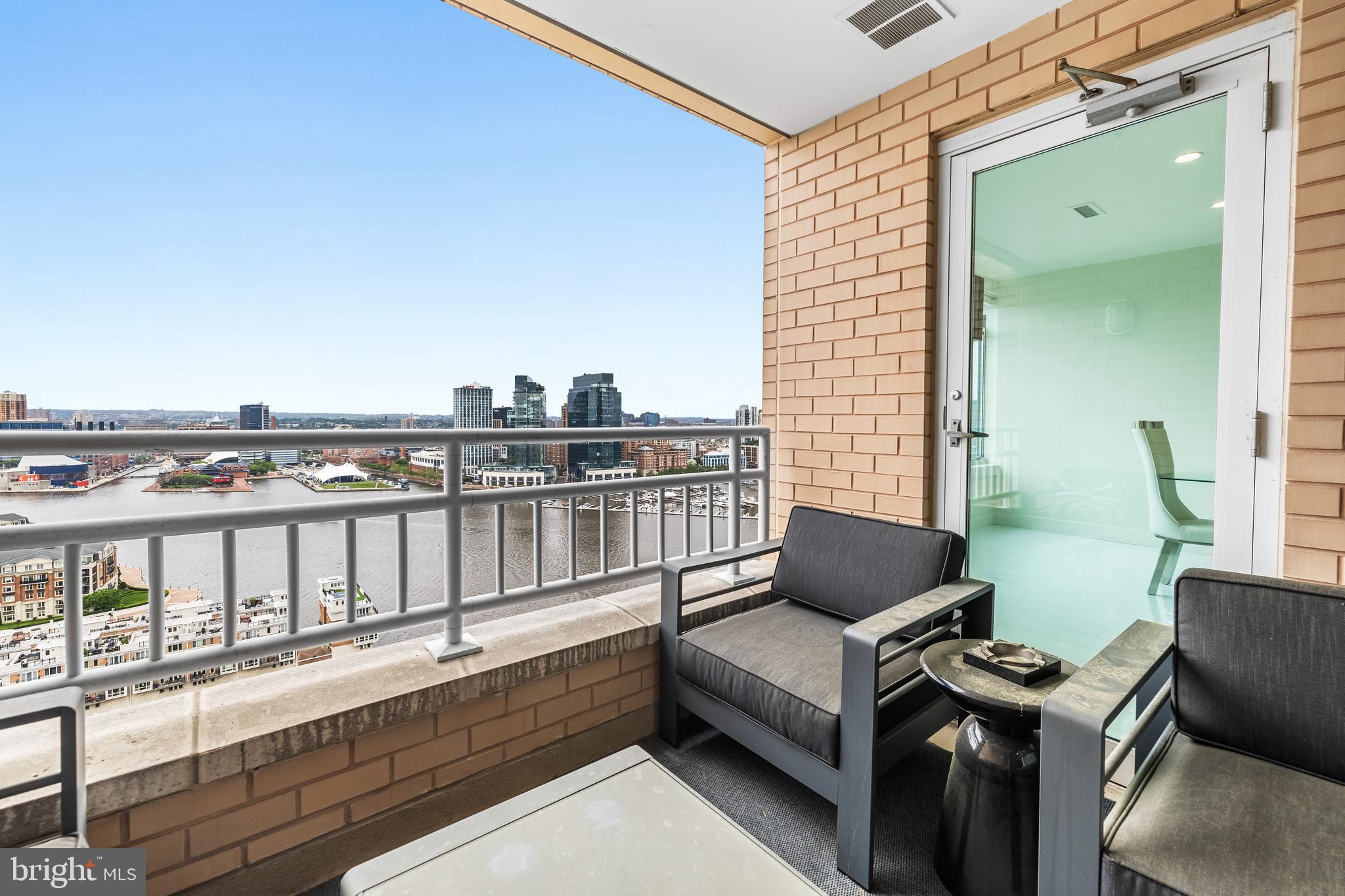 HARBORVIEW TOWERS - Residential
