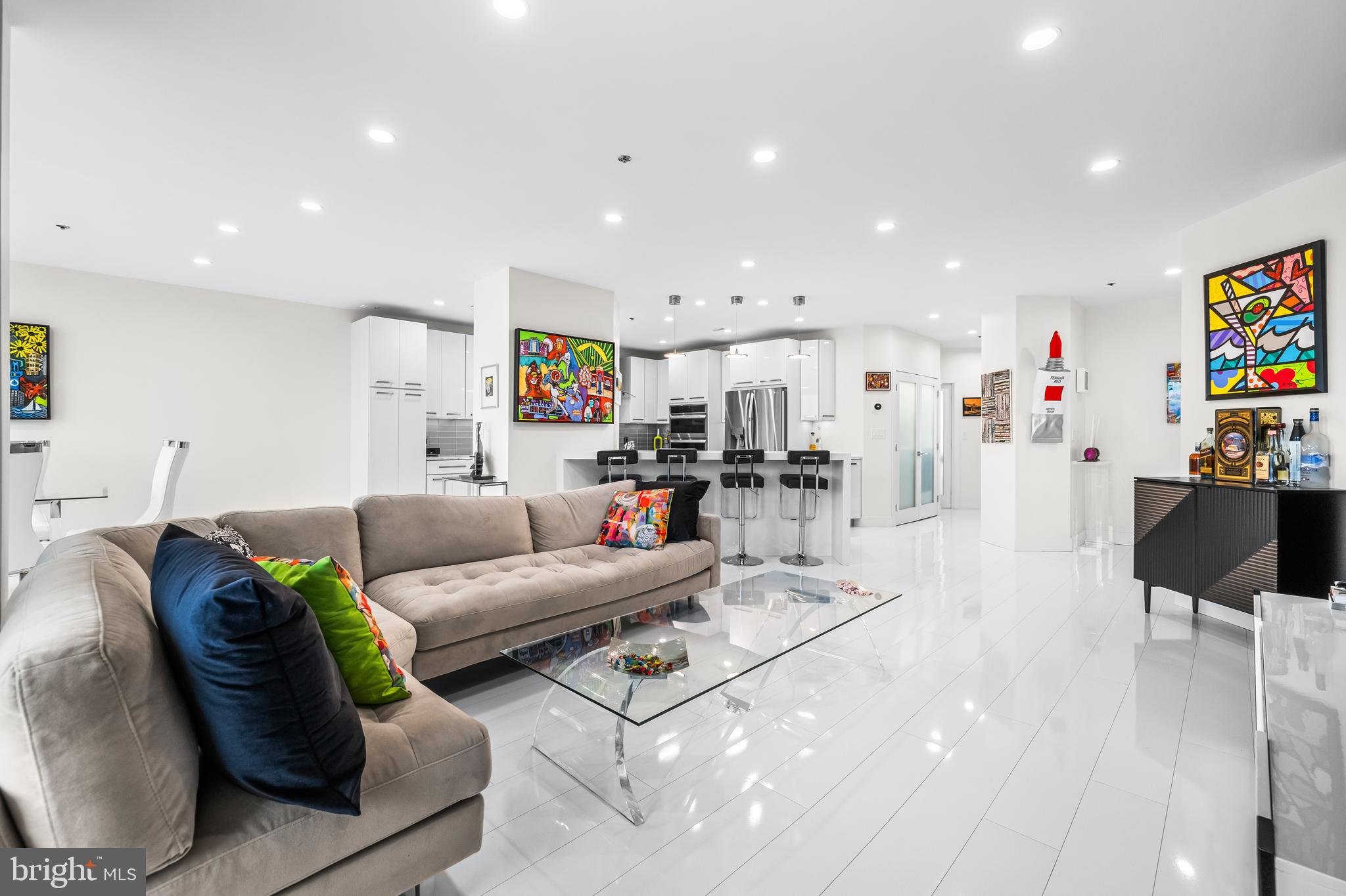 HARBORVIEW TOWERS - Residential
