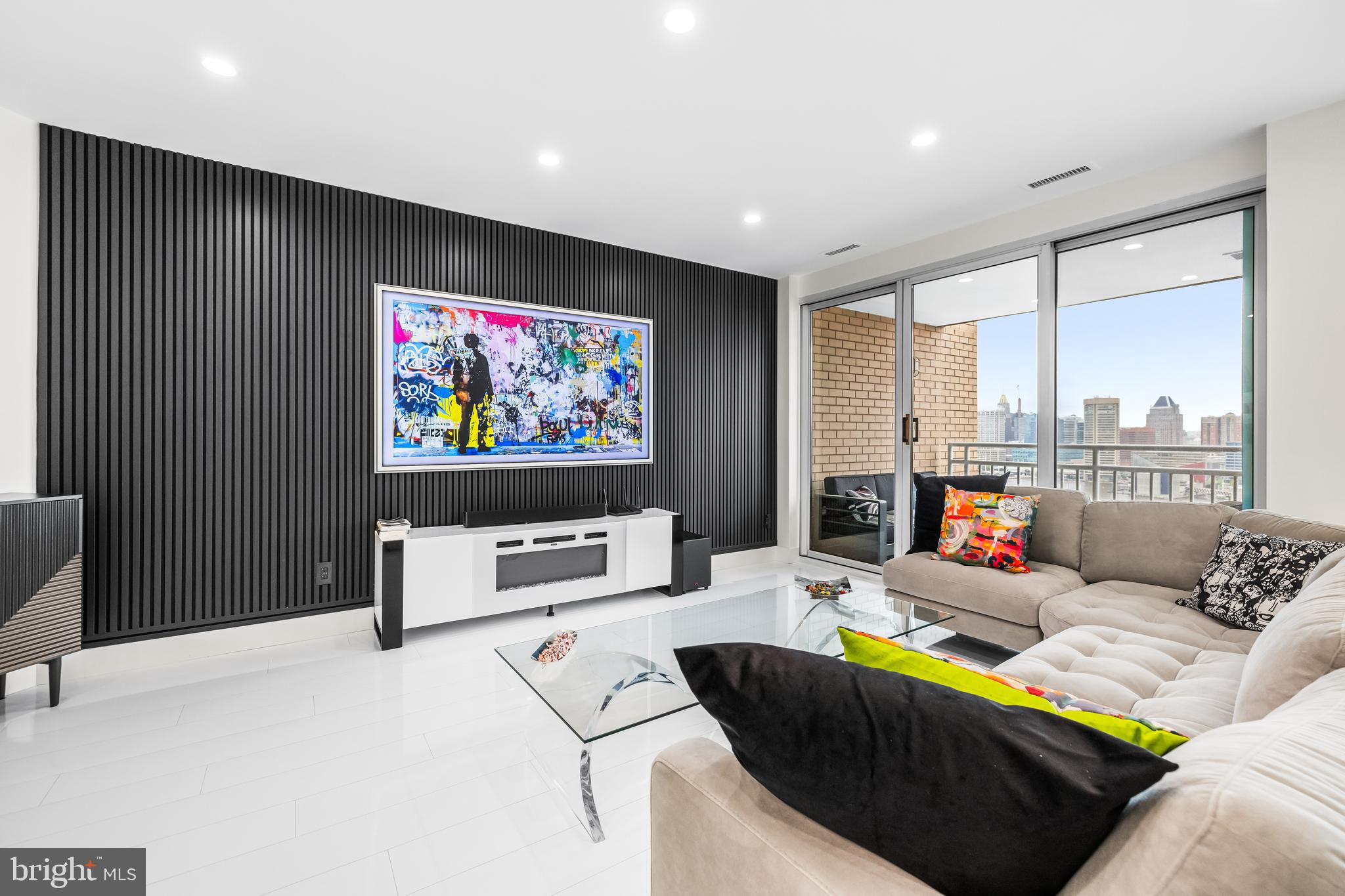 HARBORVIEW TOWERS - Residential