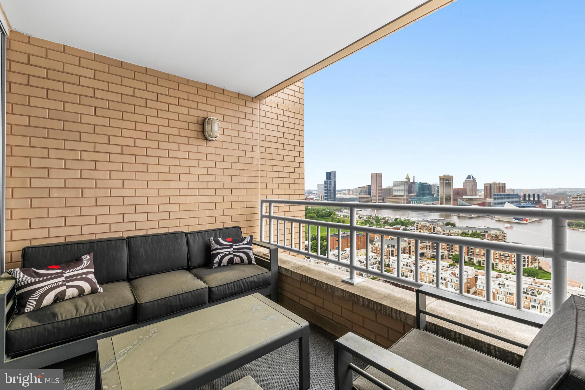 HARBORVIEW TOWERS - Residential