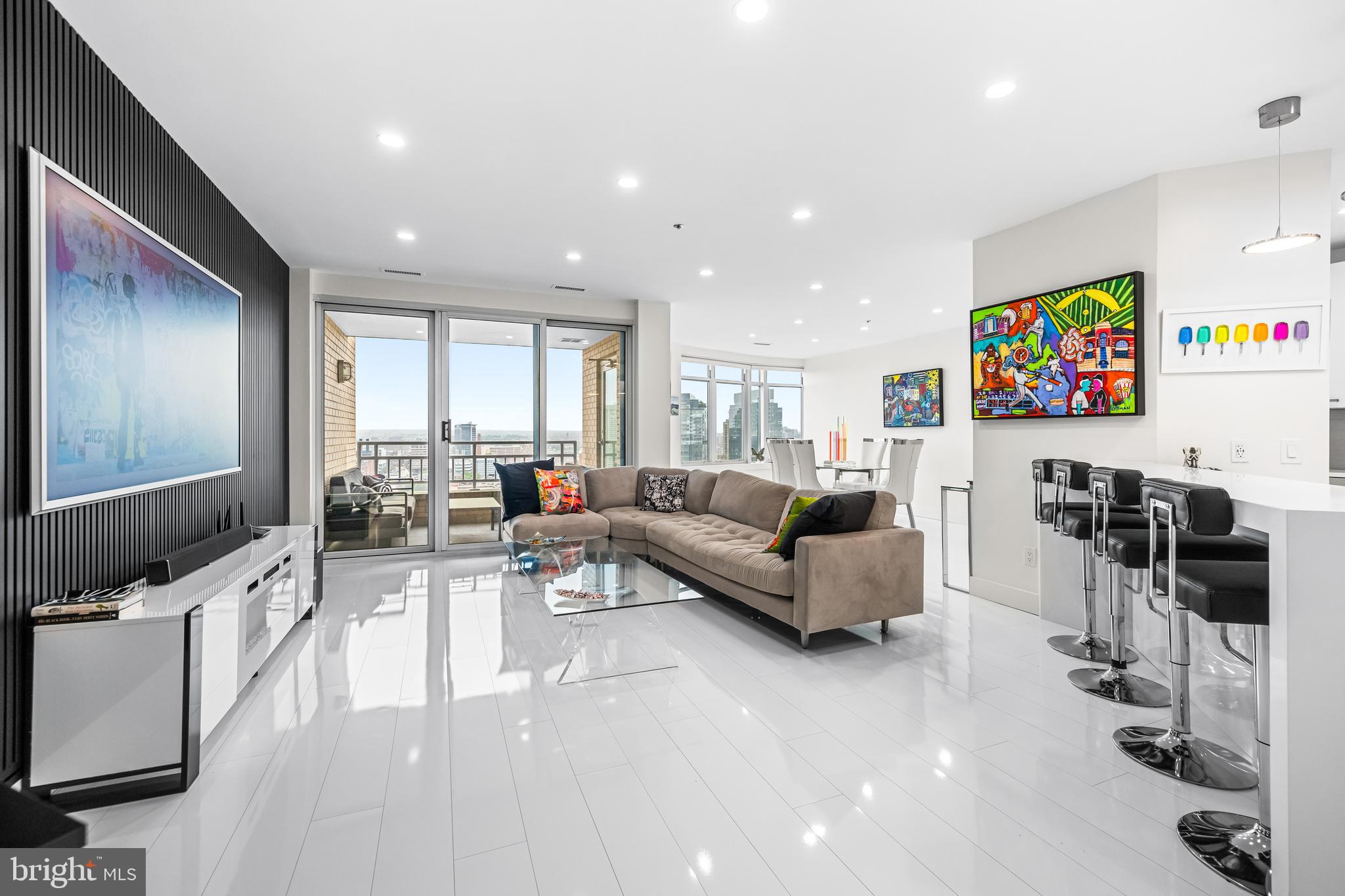 HARBORVIEW TOWERS - Residential