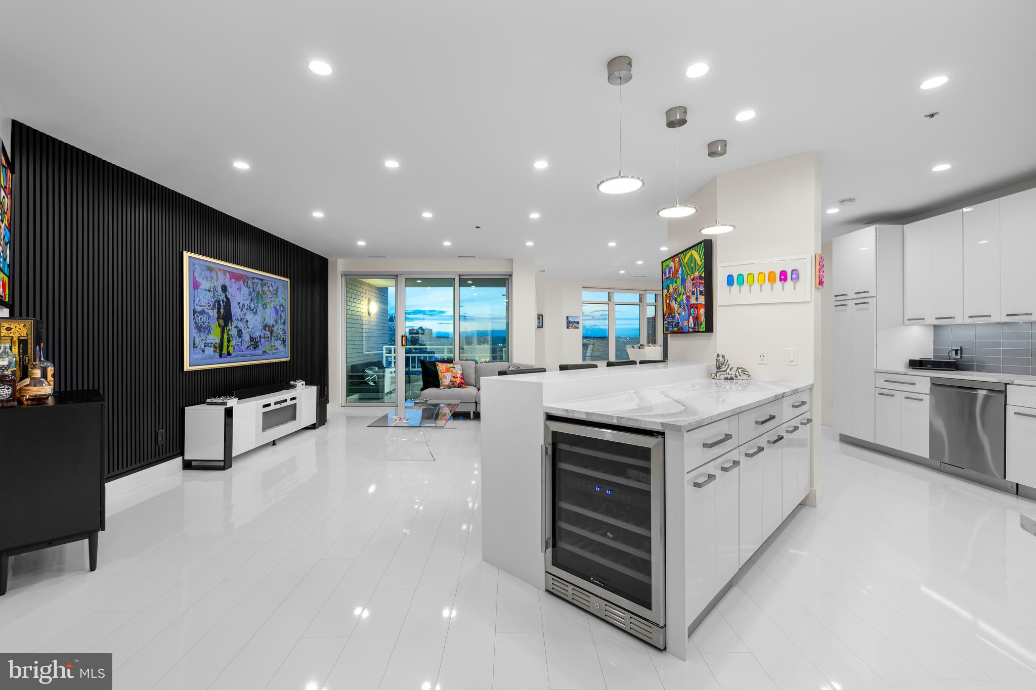 HARBORVIEW TOWERS - Residential