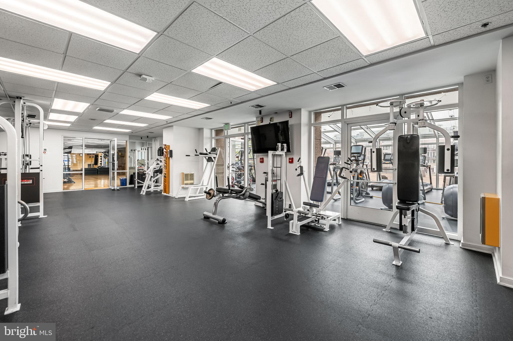 HARBORVIEW TOWERS - Residential