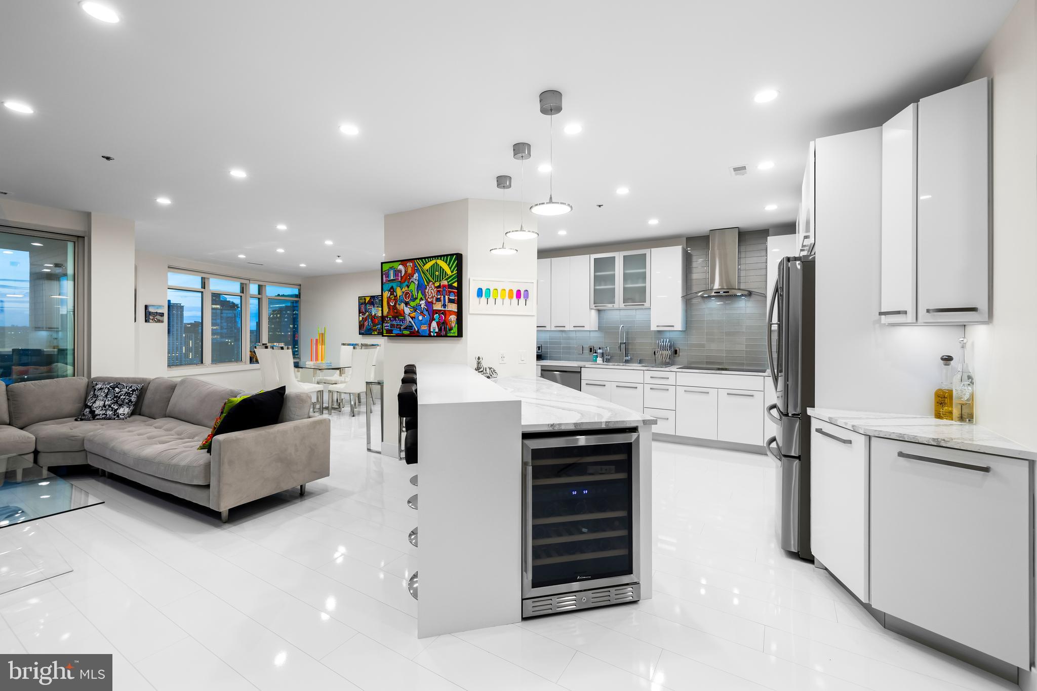 HARBORVIEW TOWERS - Residential