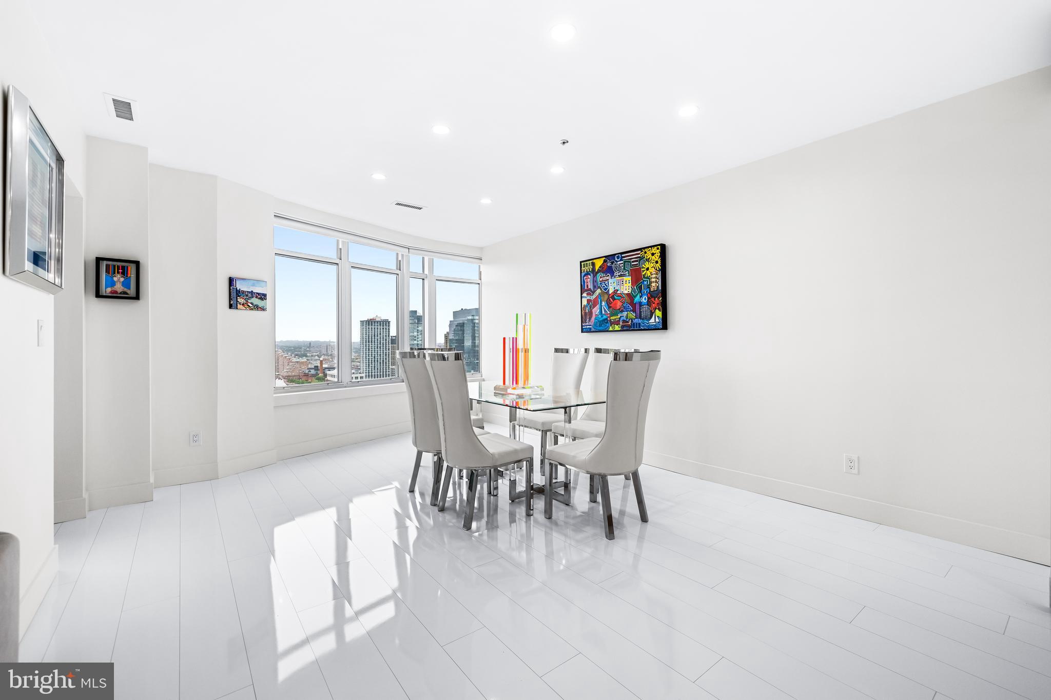 HARBORVIEW TOWERS - Residential