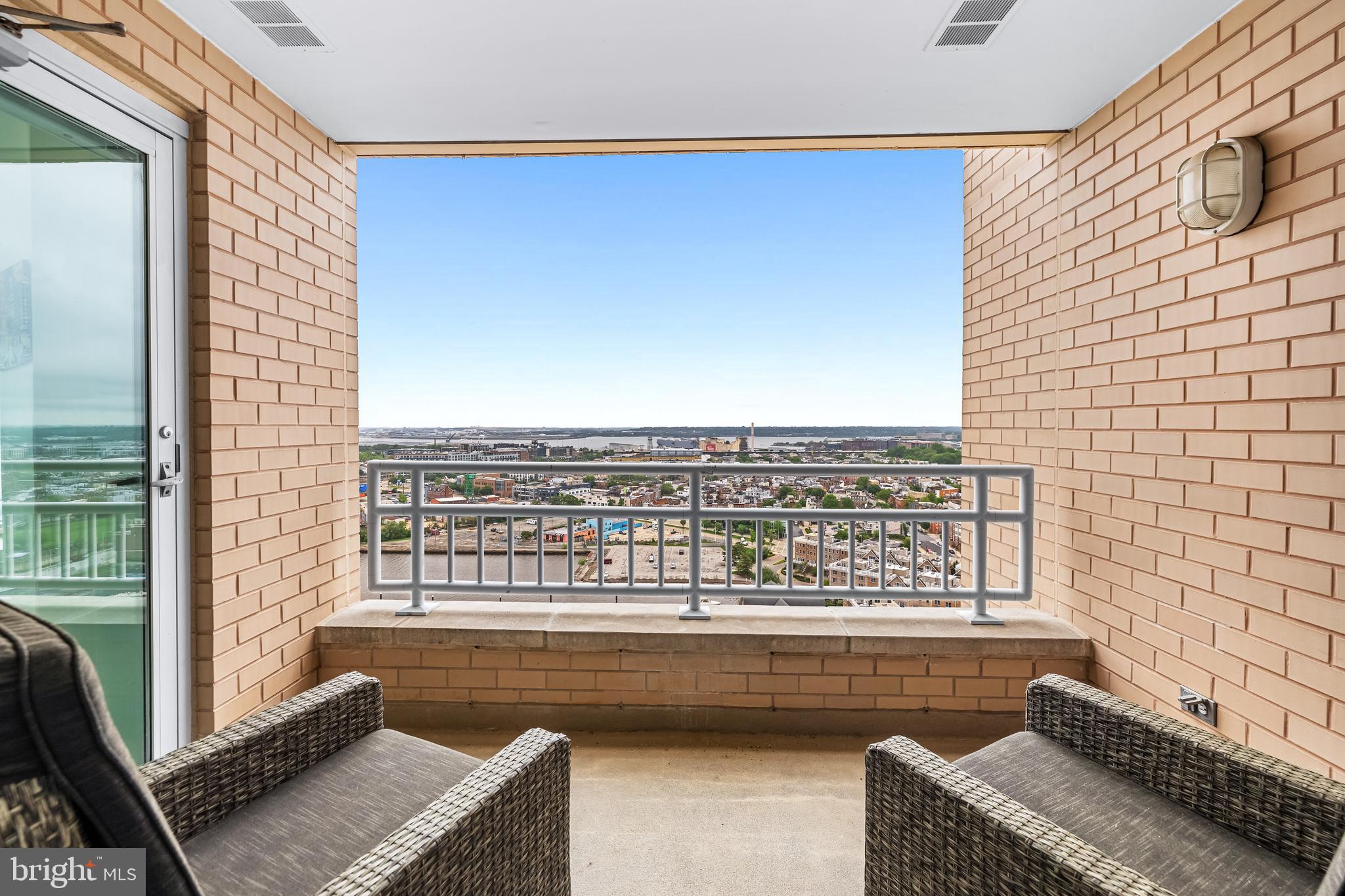 HARBORVIEW TOWERS - Residential