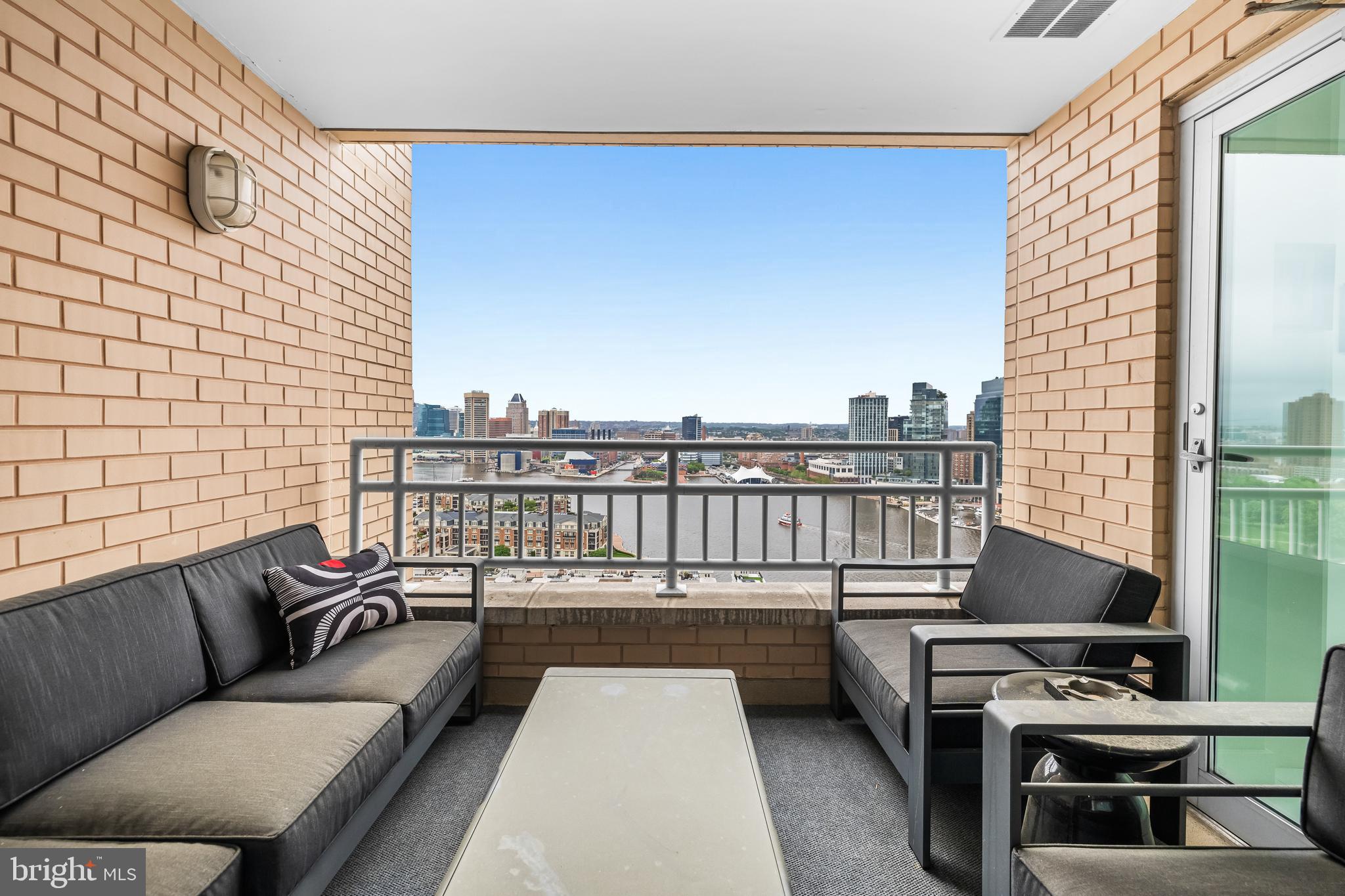 HARBORVIEW TOWERS - Residential
