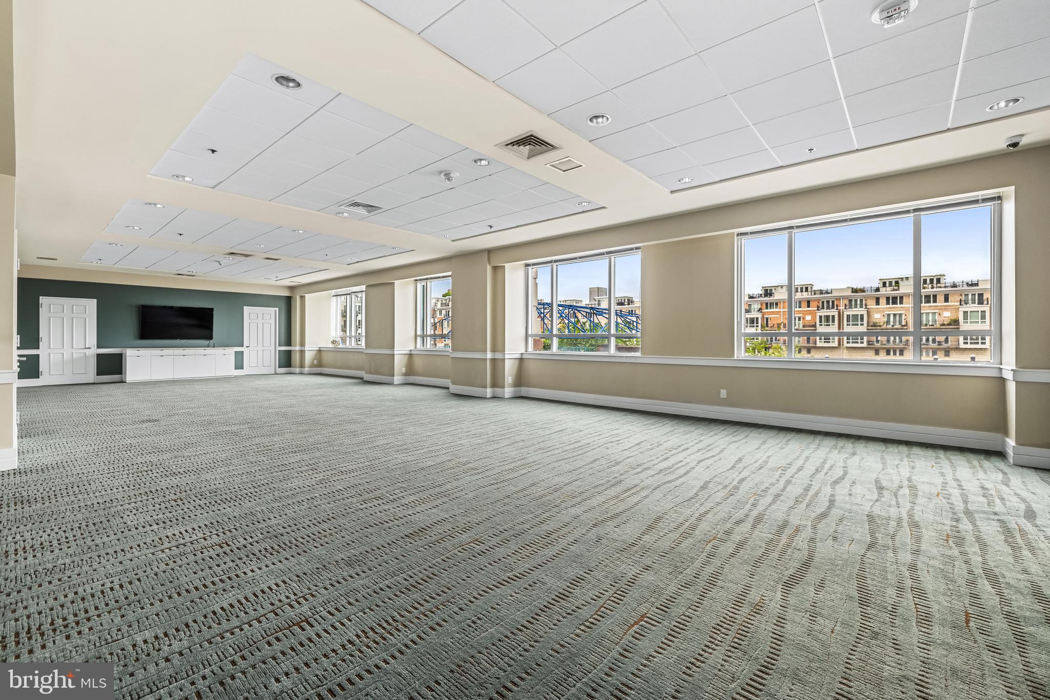HARBORVIEW TOWERS - Residential