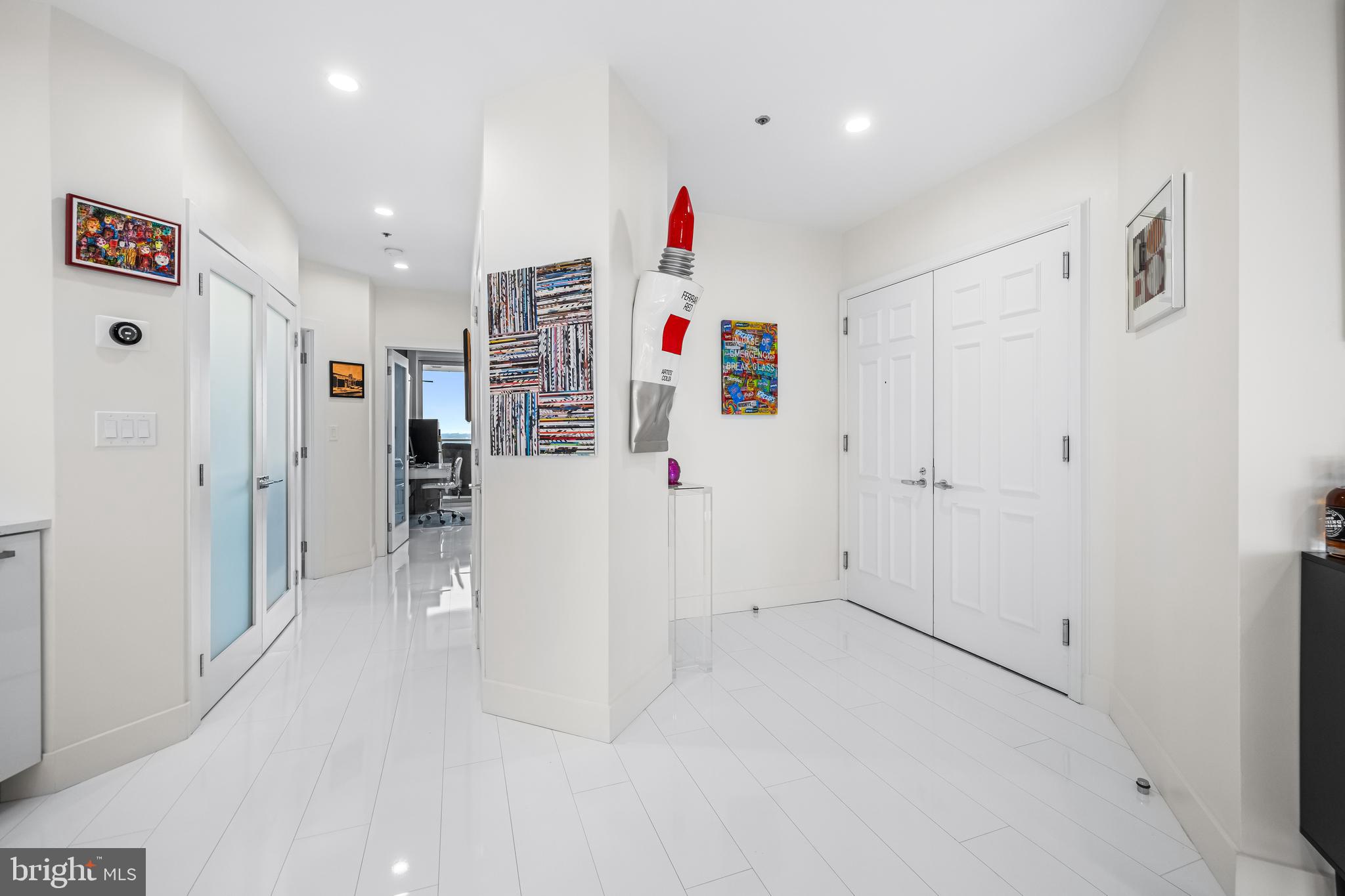 HARBORVIEW TOWERS - Residential