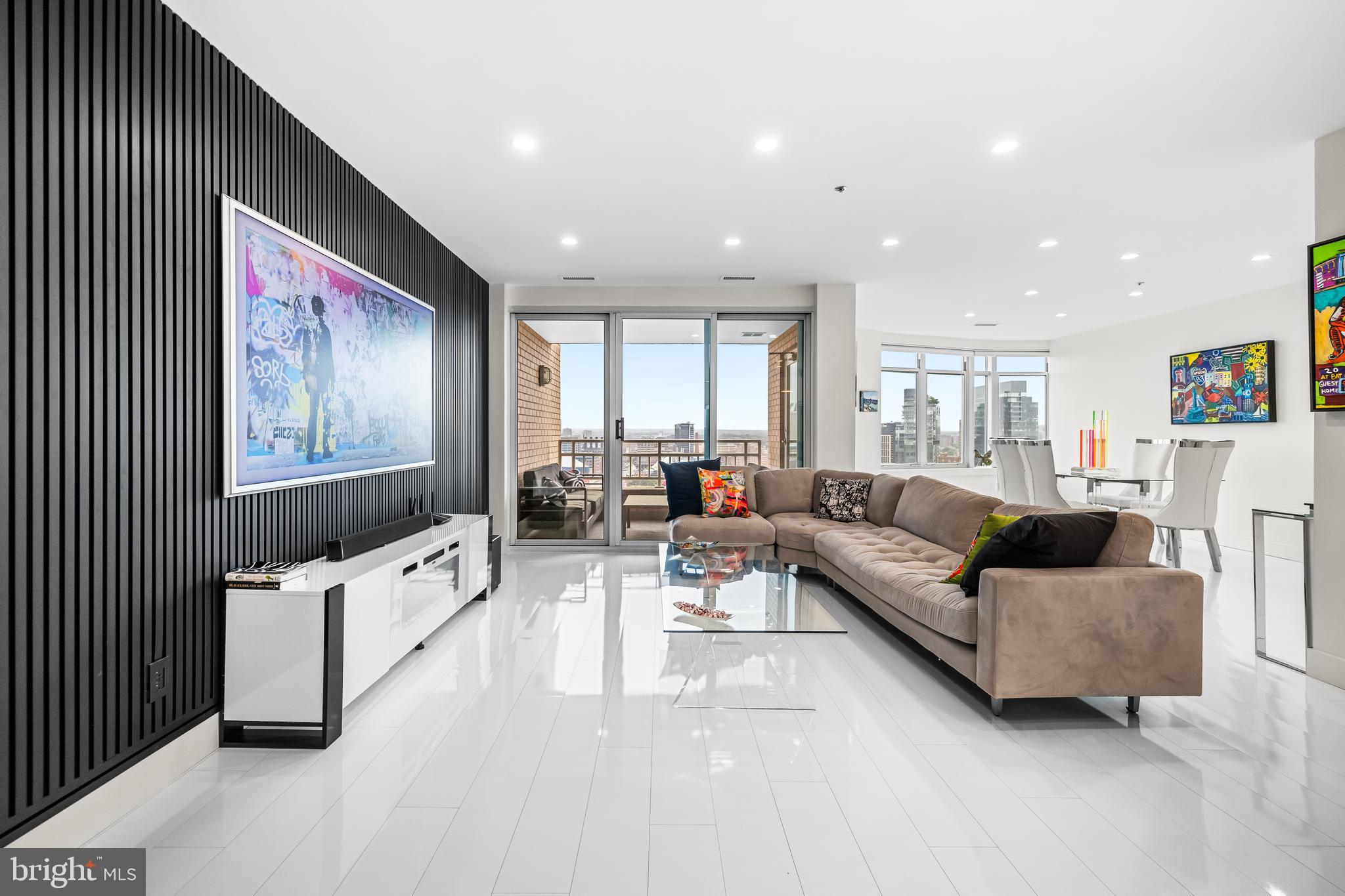 HARBORVIEW TOWERS - Residential