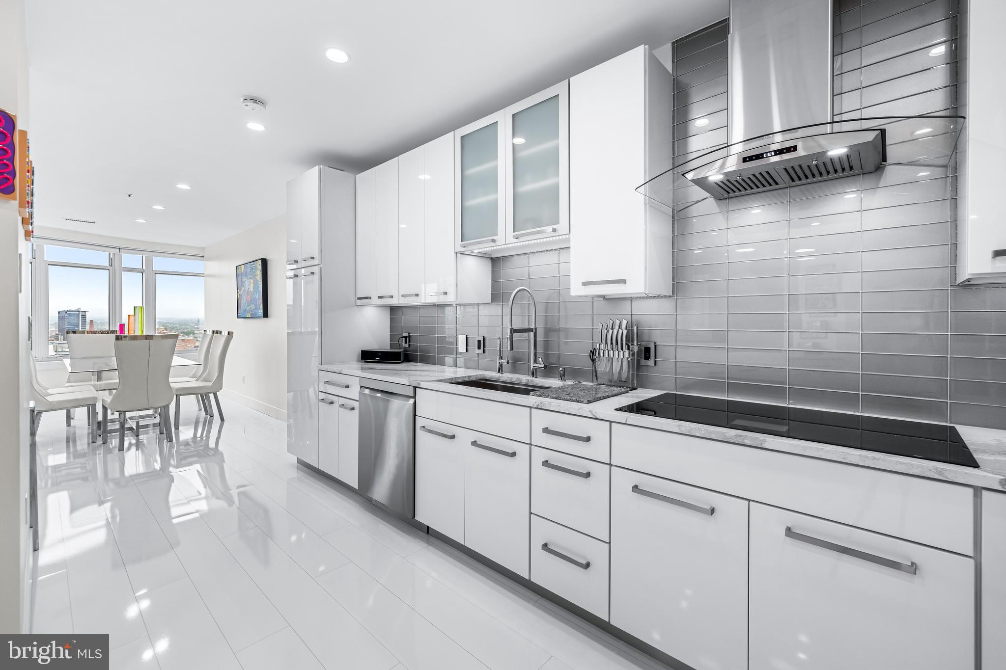 HARBORVIEW TOWERS - Residential