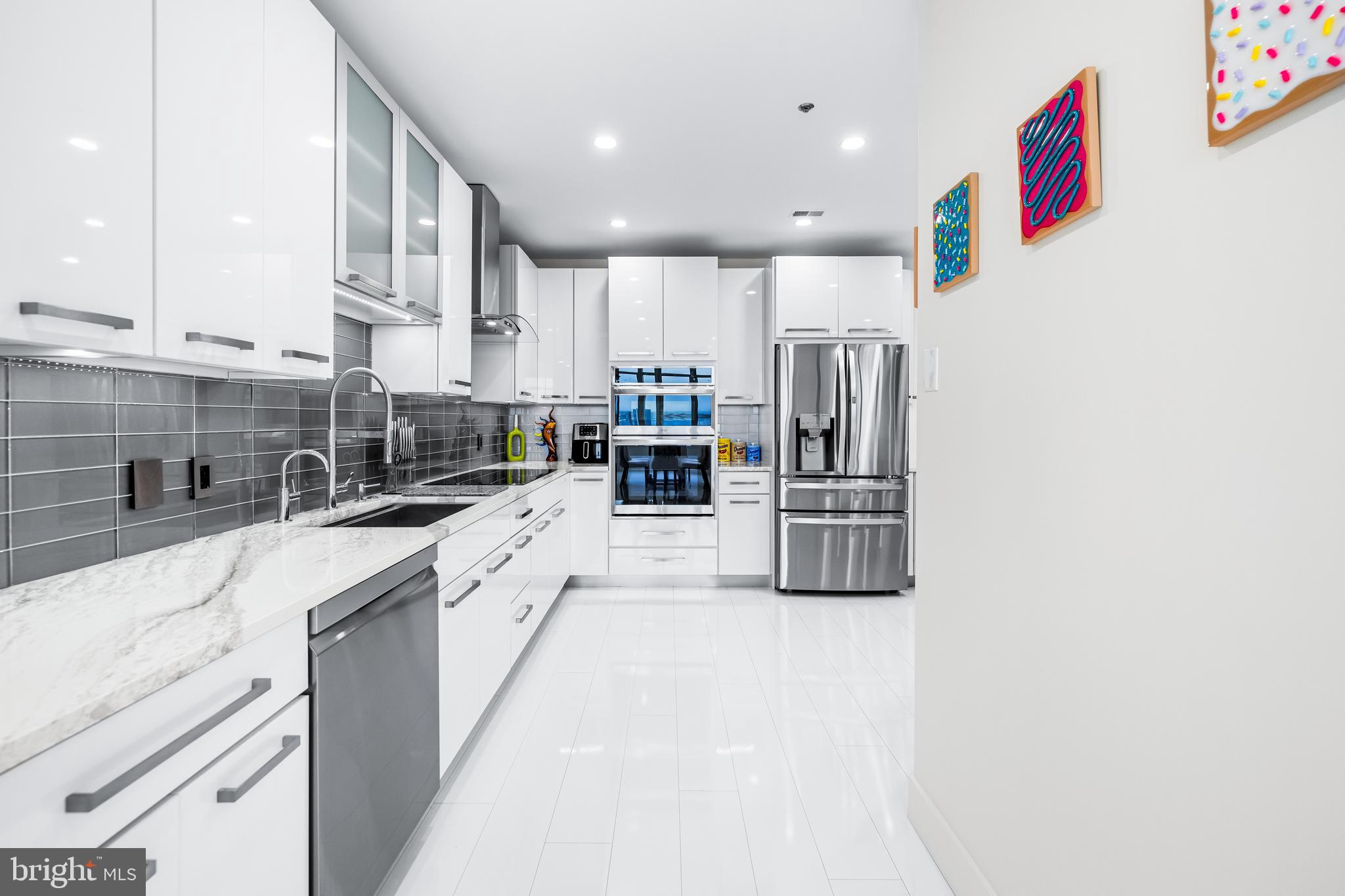 HARBORVIEW TOWERS - Residential