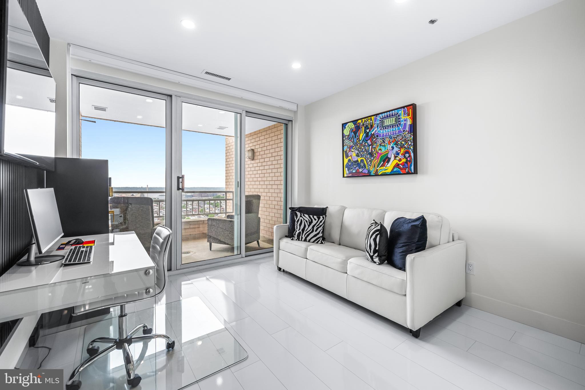 HARBORVIEW TOWERS - Residential