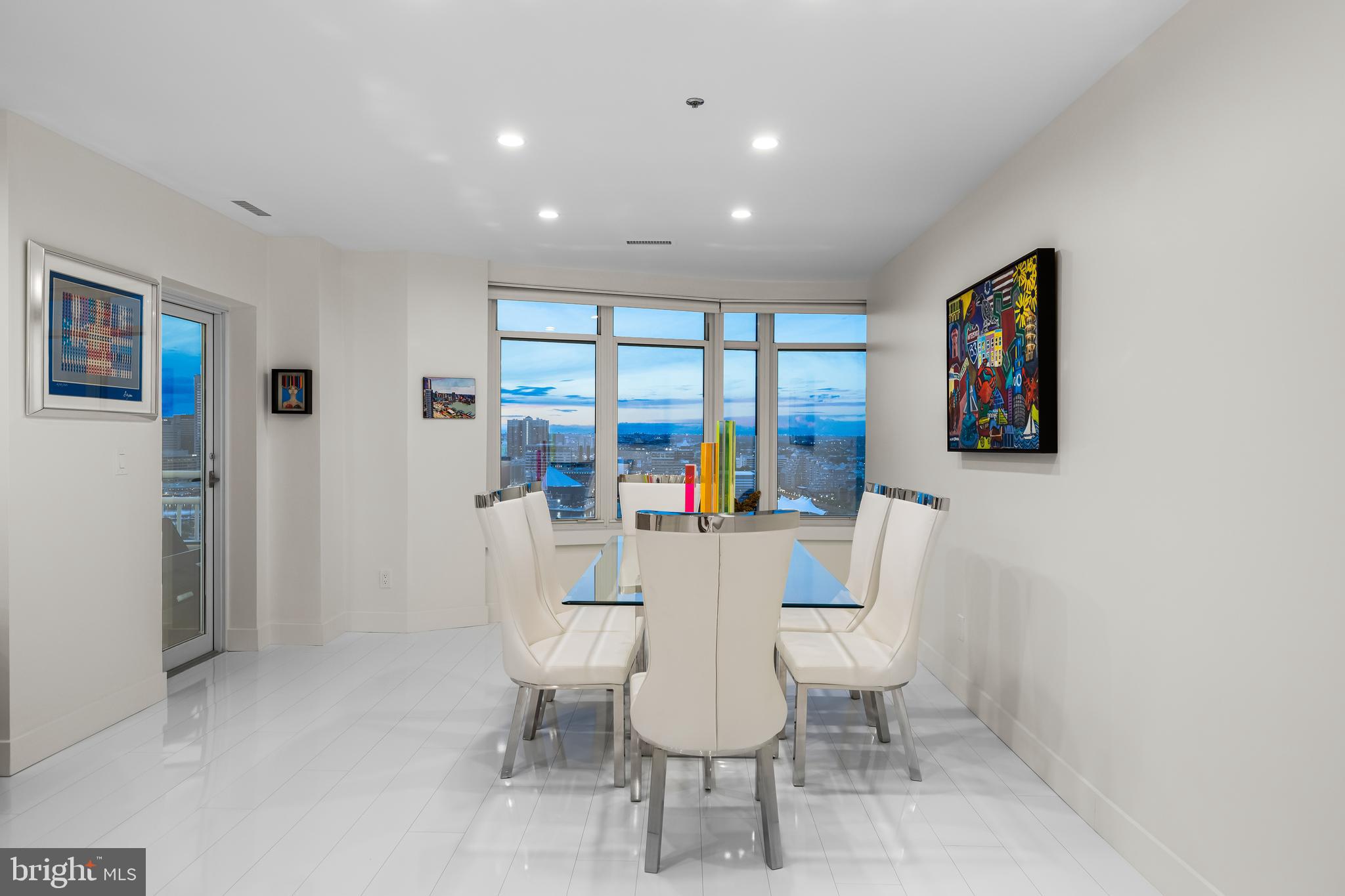 HARBORVIEW TOWERS - Residential