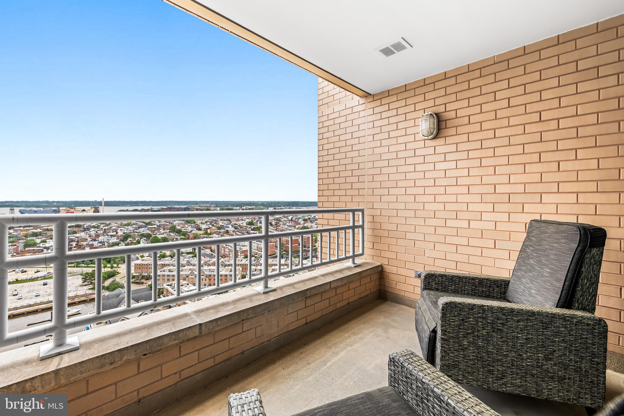 HARBORVIEW TOWERS - Residential
