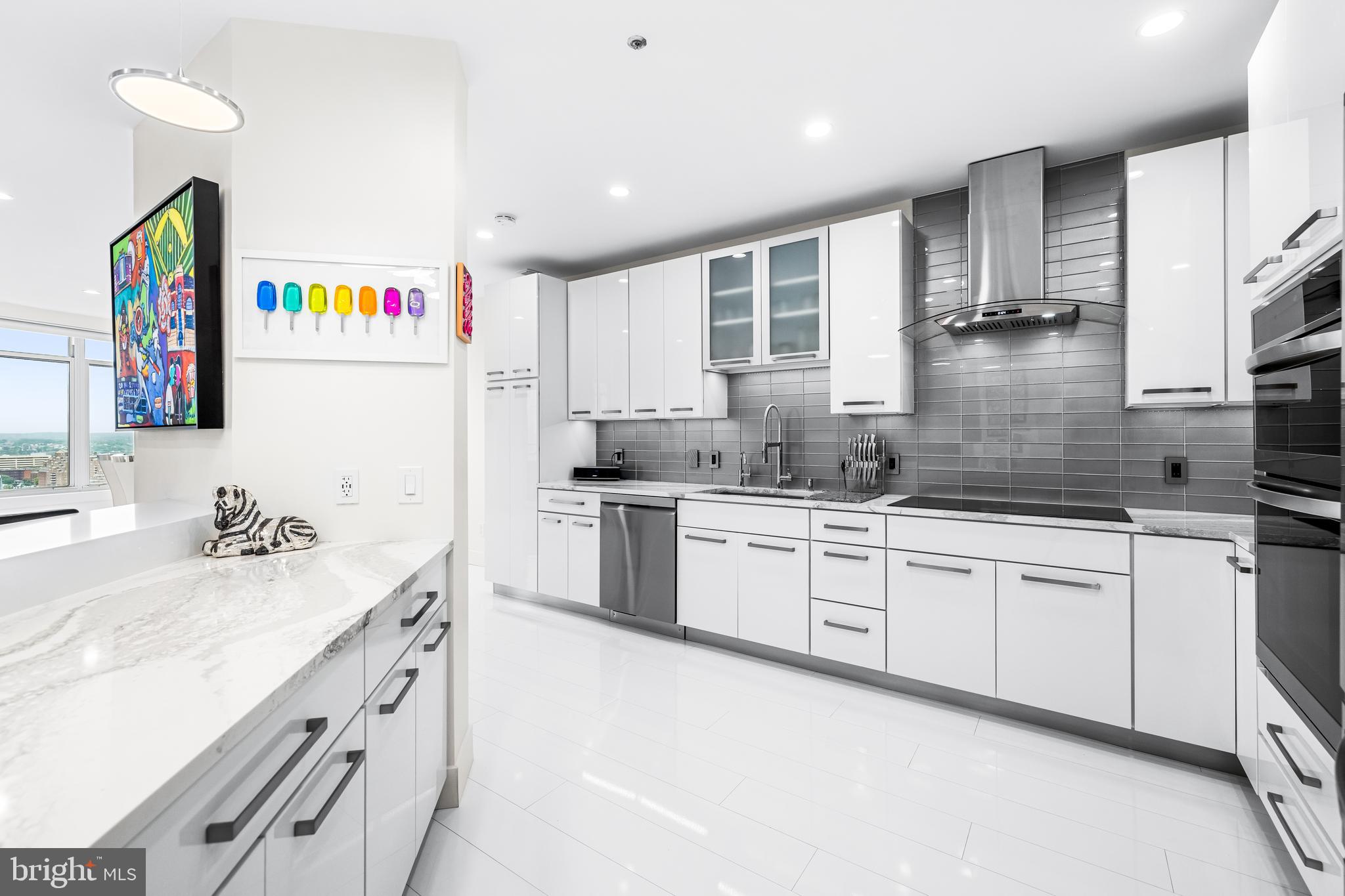 HARBORVIEW TOWERS - Residential
