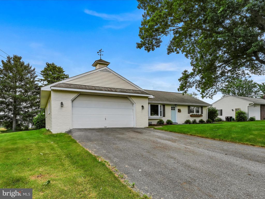 Photo of 89 Bimini Drive, Manheim, PA 17545 (MLS # PALA2051526)