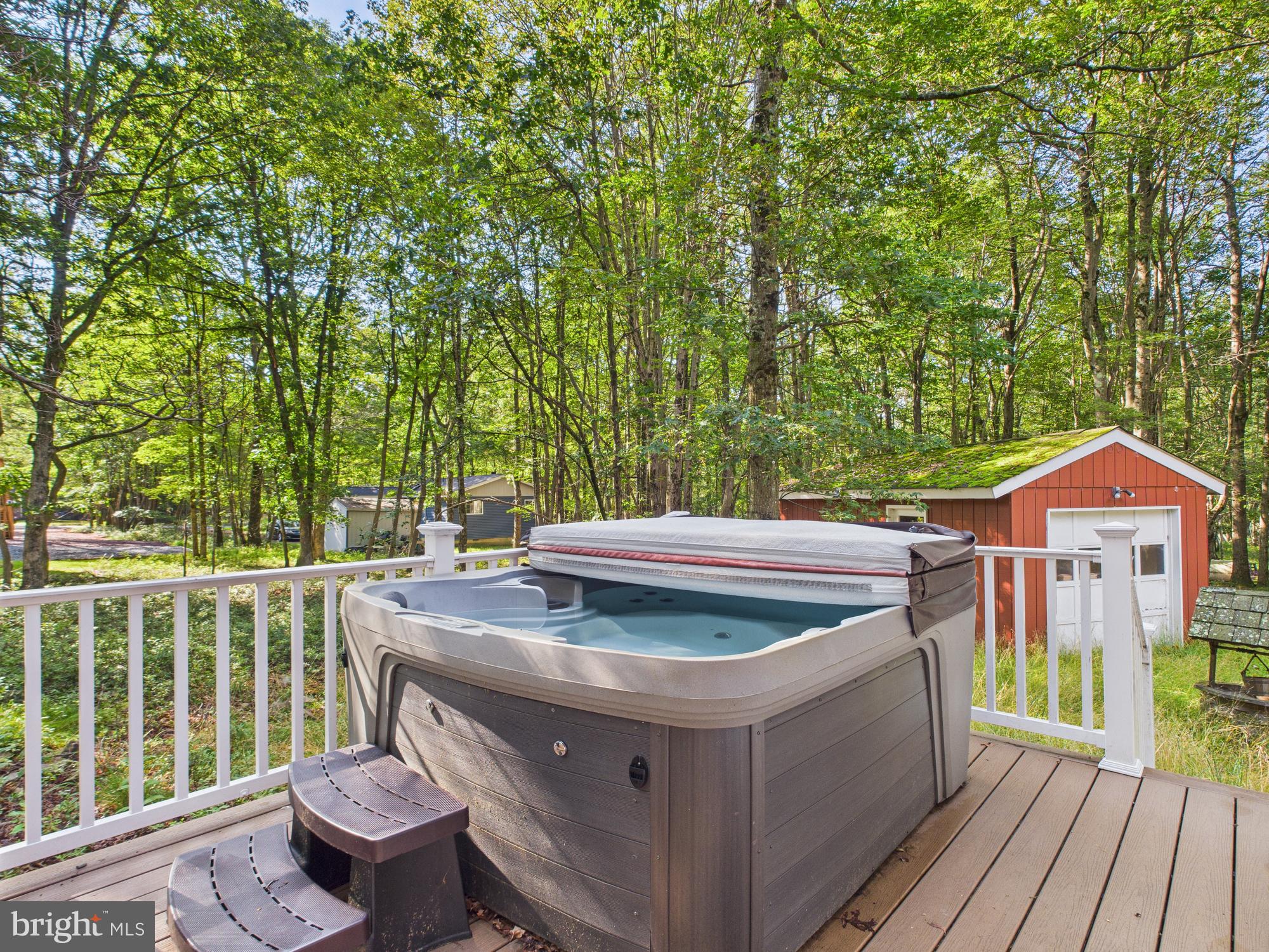 BRIER CREST WOODS - Residential