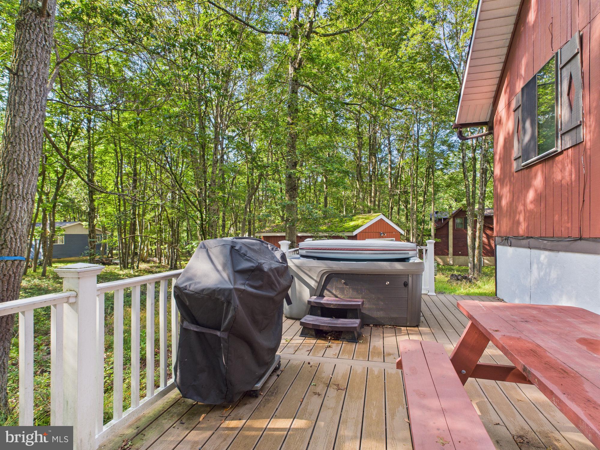 BRIER CREST WOODS - Residential