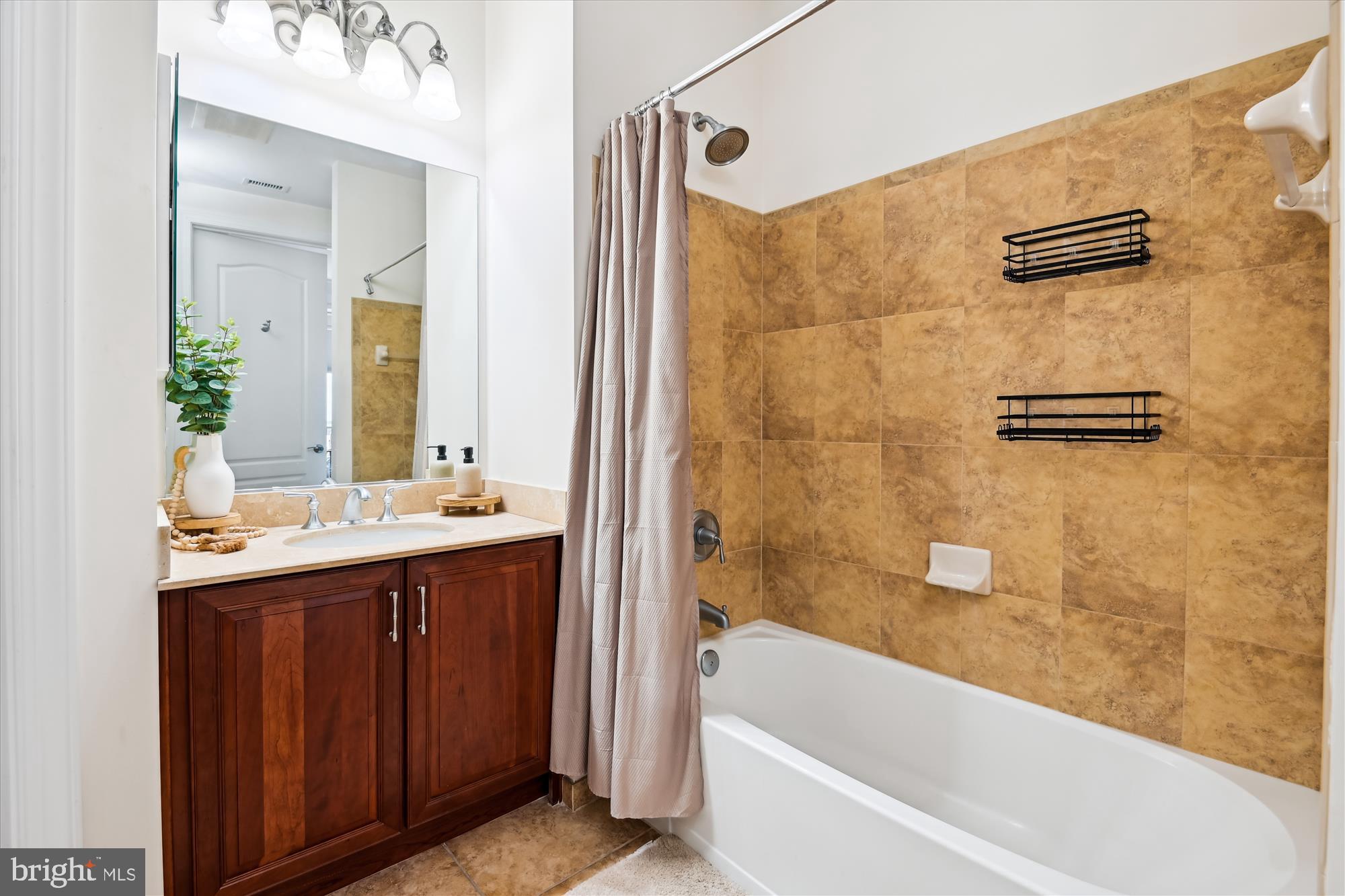 GRANDVIEW AT ANNAPOLIS TOWNE CENTRE - Residential
