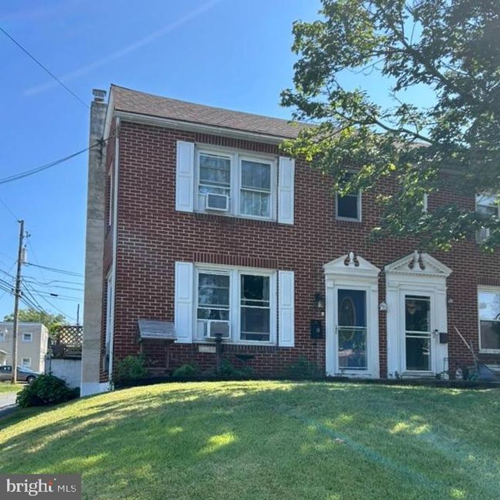 Photo of 10 E Queen Street, EPHRATA, PA 17522 (MLS # PALA2076040)