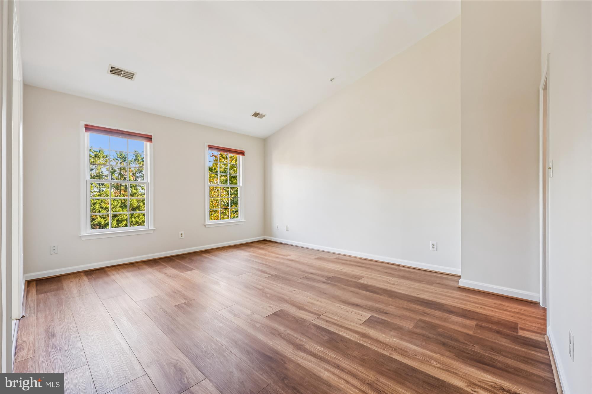 KENTLANDS - Residential