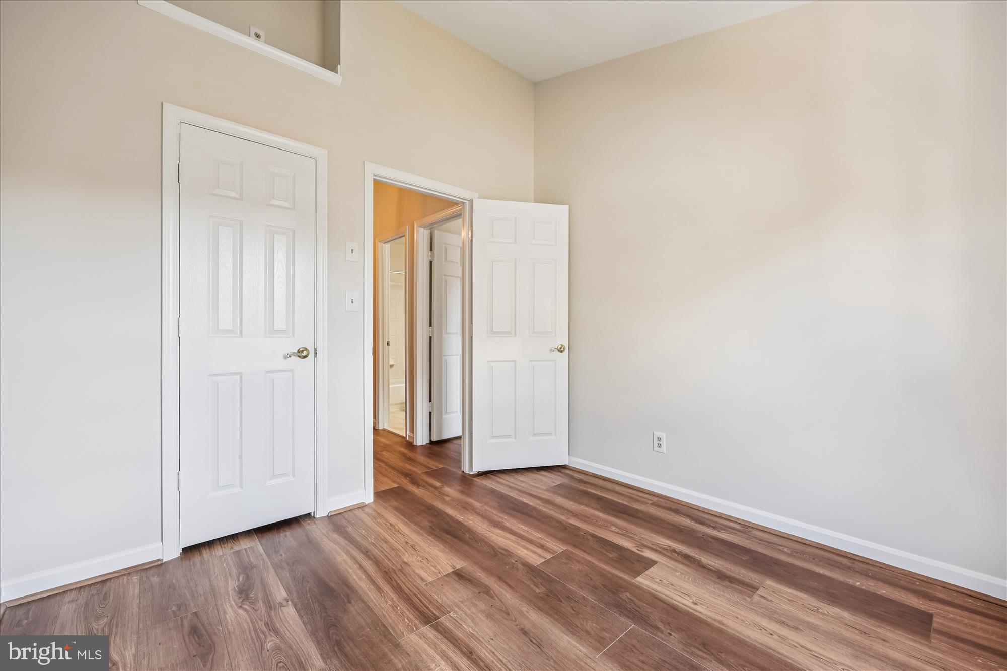 KENTLANDS - Residential