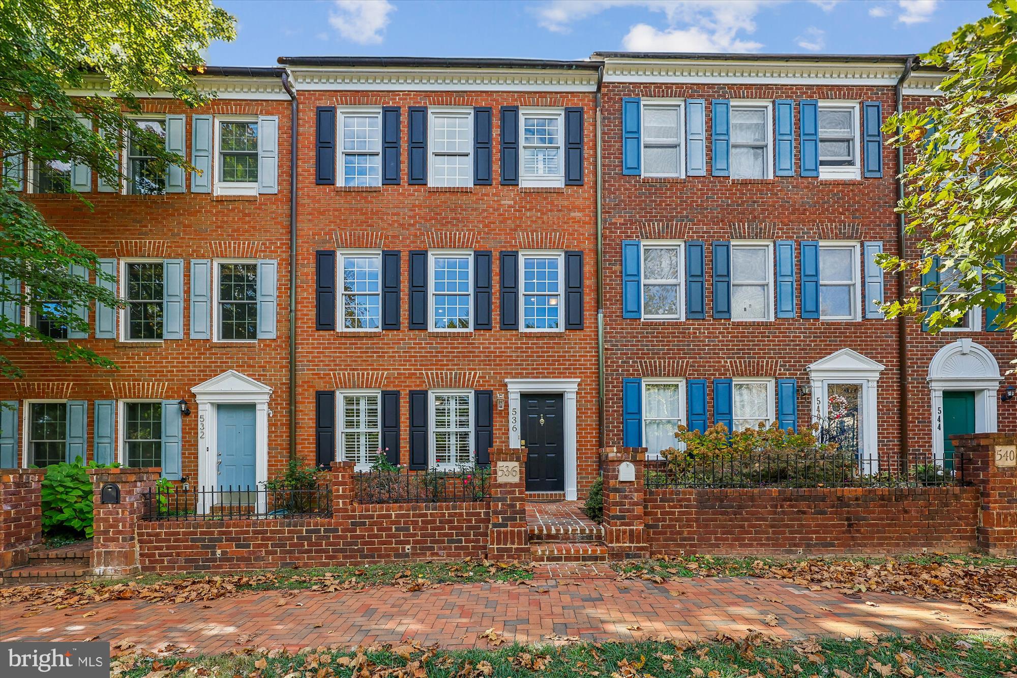 536 TSCHIFFELY SQUARE ROAD